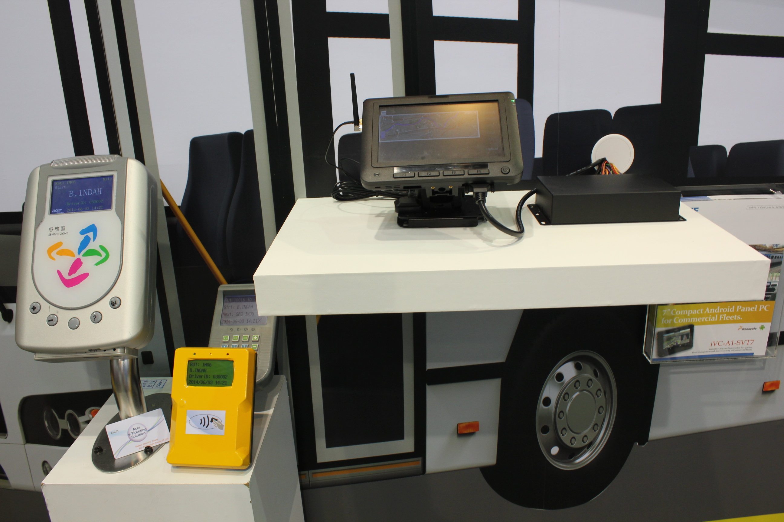 [COMPUTEX 2014] iSafe 車載資訊系統 All in one 解決方案 K5xwm
