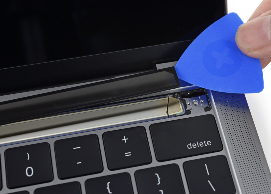 極難修，iFixit拆解Macbook Pro 13吋(含Touch Bar)只給最低分 IMG_5816