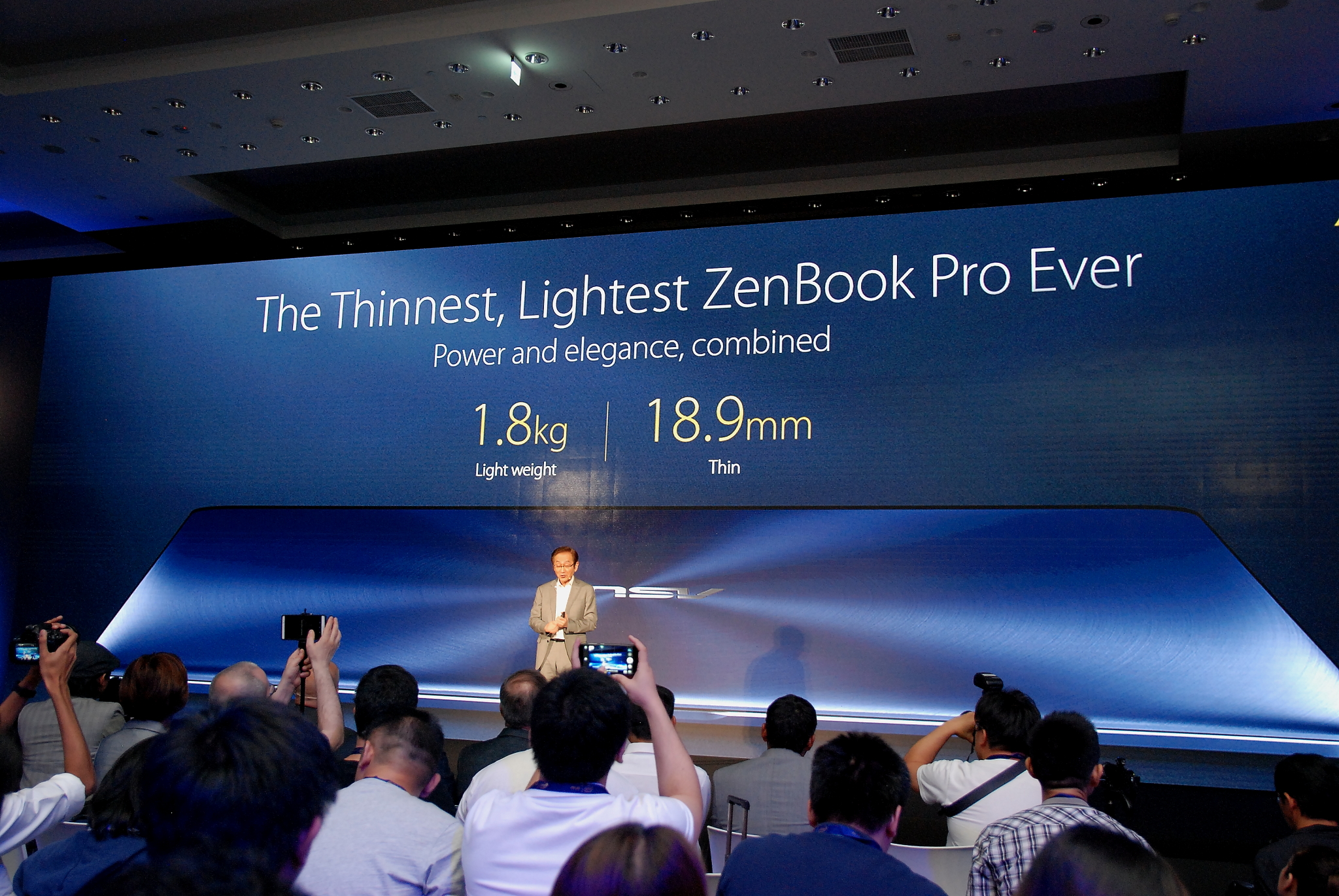 華碩 2017 新品筆電、手機大量公開!高效輕薄超亮眼 DSC_0088 華碩 2017 新品筆電、手機大量公開!高效輕薄超亮眼 DSC_0088