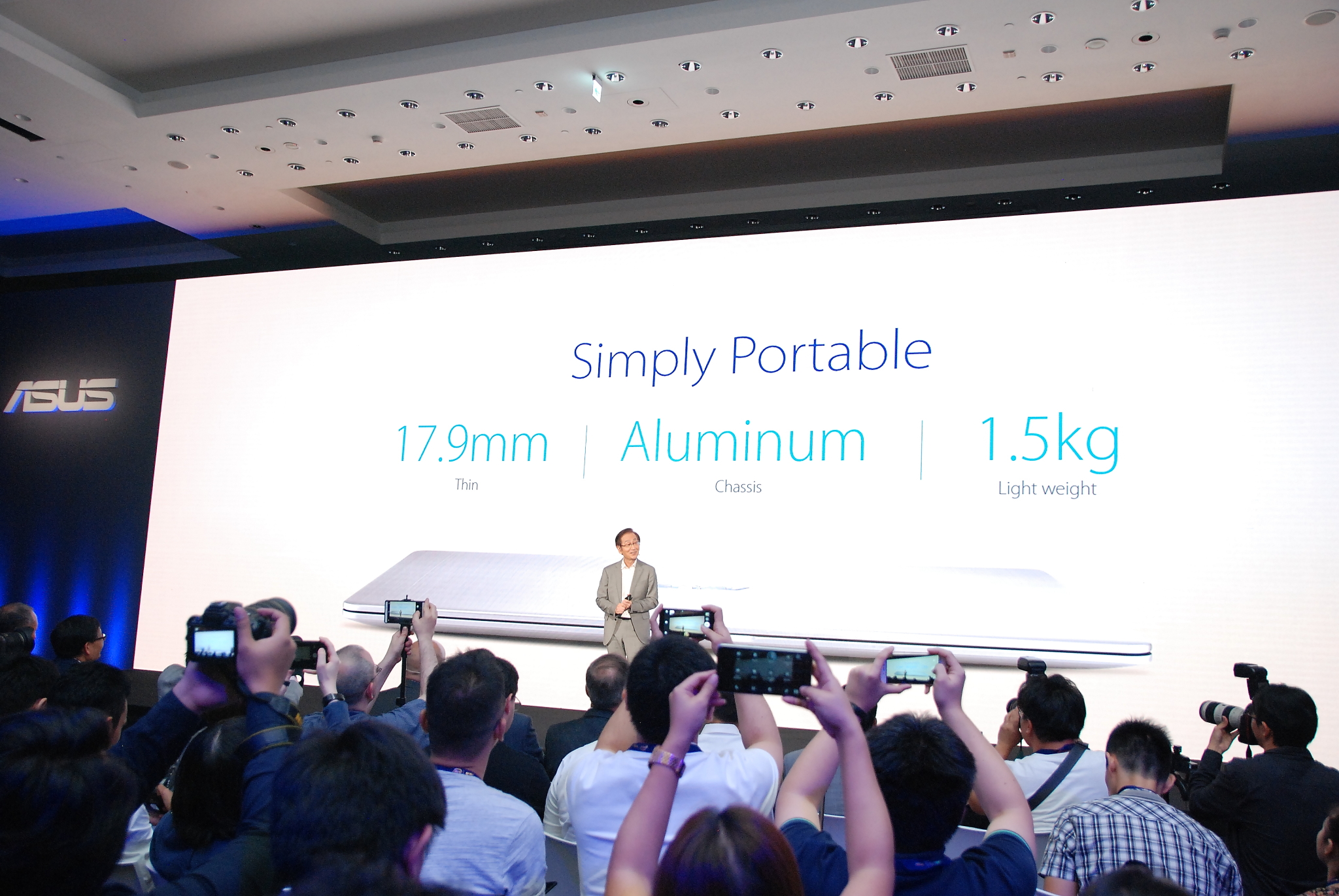 華碩 2017 新品筆電、手機大量公開!高效輕薄超亮眼 DSC_0094 華碩 2017 新品筆電、手機大量公開!高效輕薄超亮眼 DSC_0094