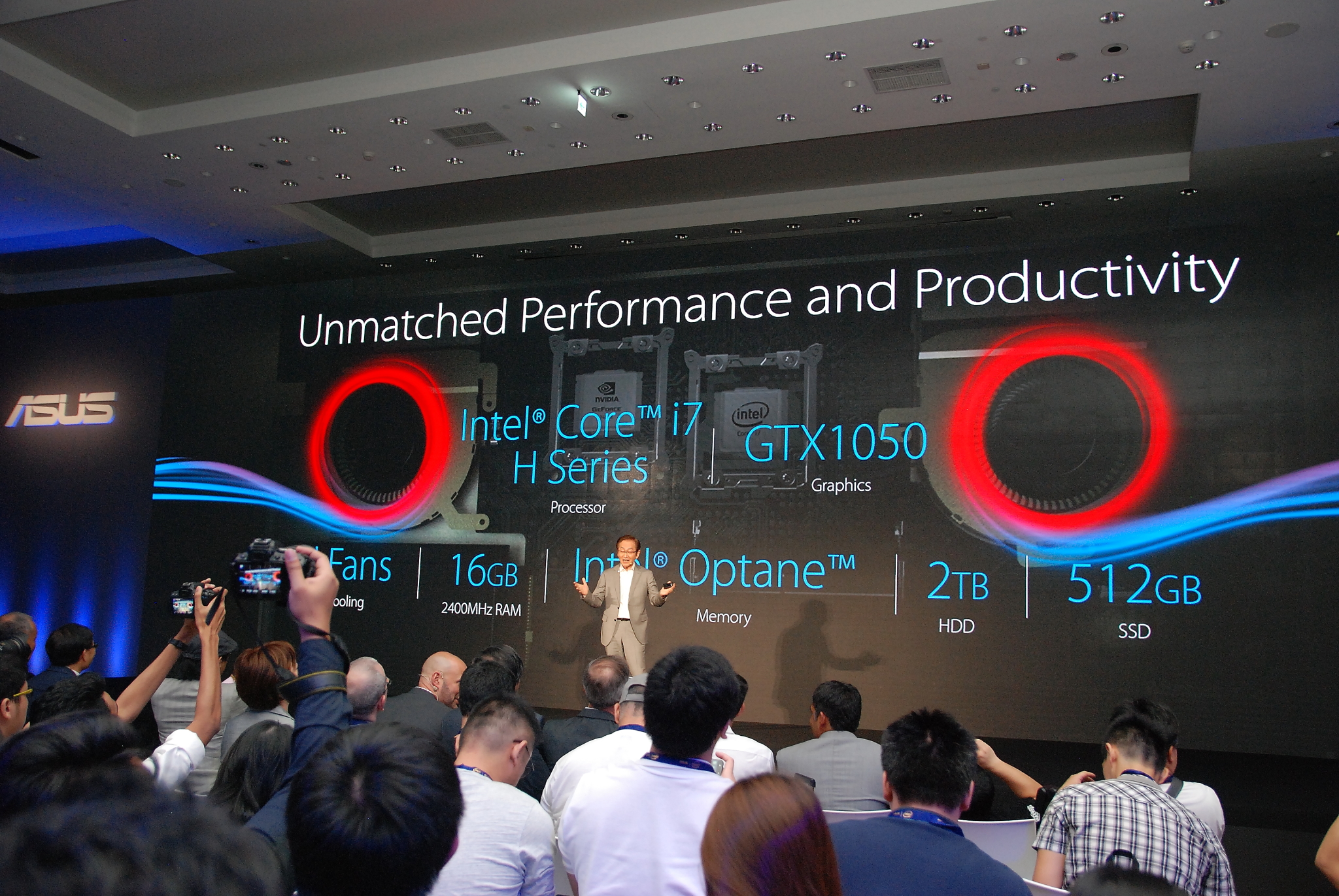 華碩 2017 新品筆電、手機大量公開!高效輕薄超亮眼 DSC_0101 華碩 2017 新品筆電、手機大量公開!高效輕薄超亮眼 DSC_0101