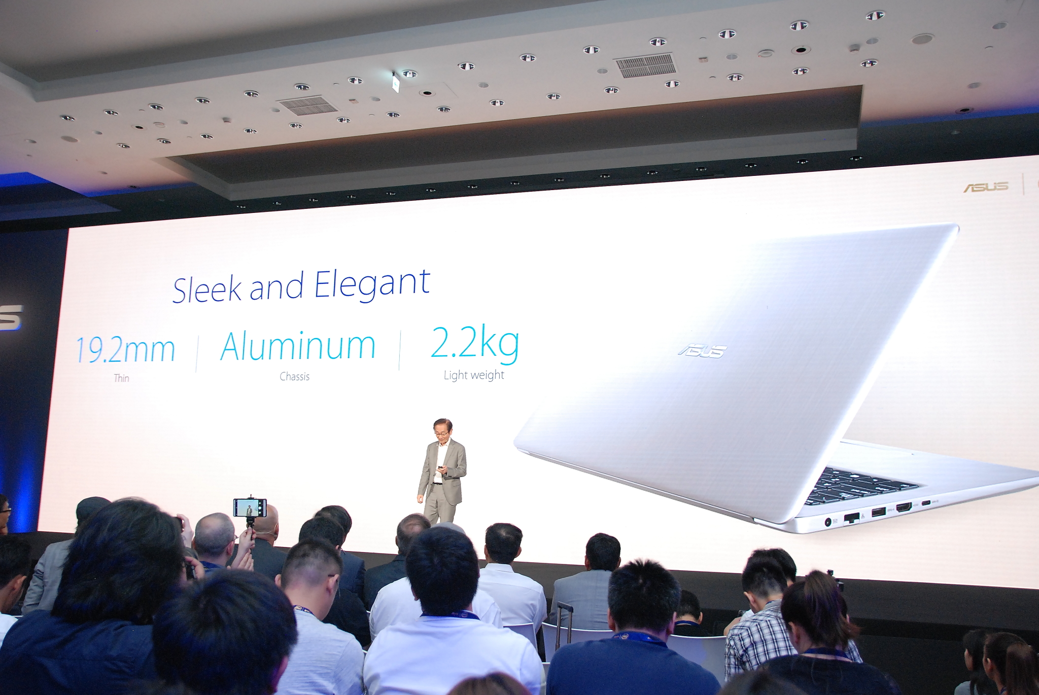 華碩 2017 新品筆電、手機大量公開!高效輕薄超亮眼 DSC_0104 華碩 2017 新品筆電、手機大量公開!高效輕薄超亮眼 DSC_0104