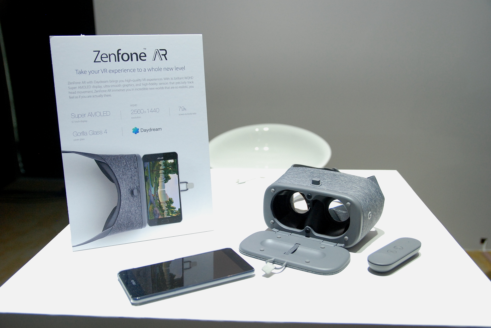 華碩 2017 新品筆電、手機大量公開!高效輕薄超亮眼 DSC_0120 華碩 2017 新品筆電、手機大量公開!高效輕薄超亮眼 DSC_0120