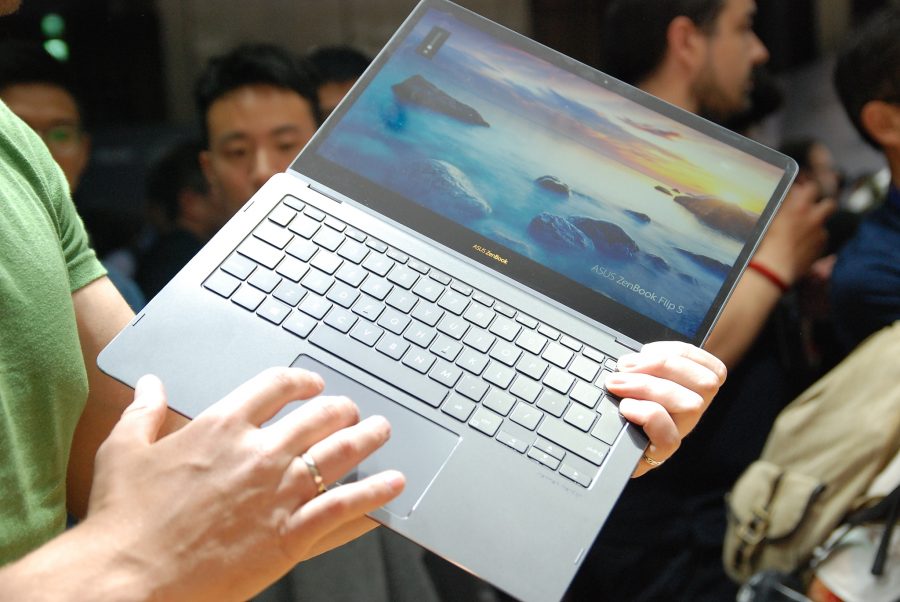 華碩 2017 新品筆電、手機大量公開!高效輕薄超亮眼 DSC_0137-900x602 華碩 2017 新品筆電、手機大量公開!高效輕薄超亮眼 DSC_0137-900x602