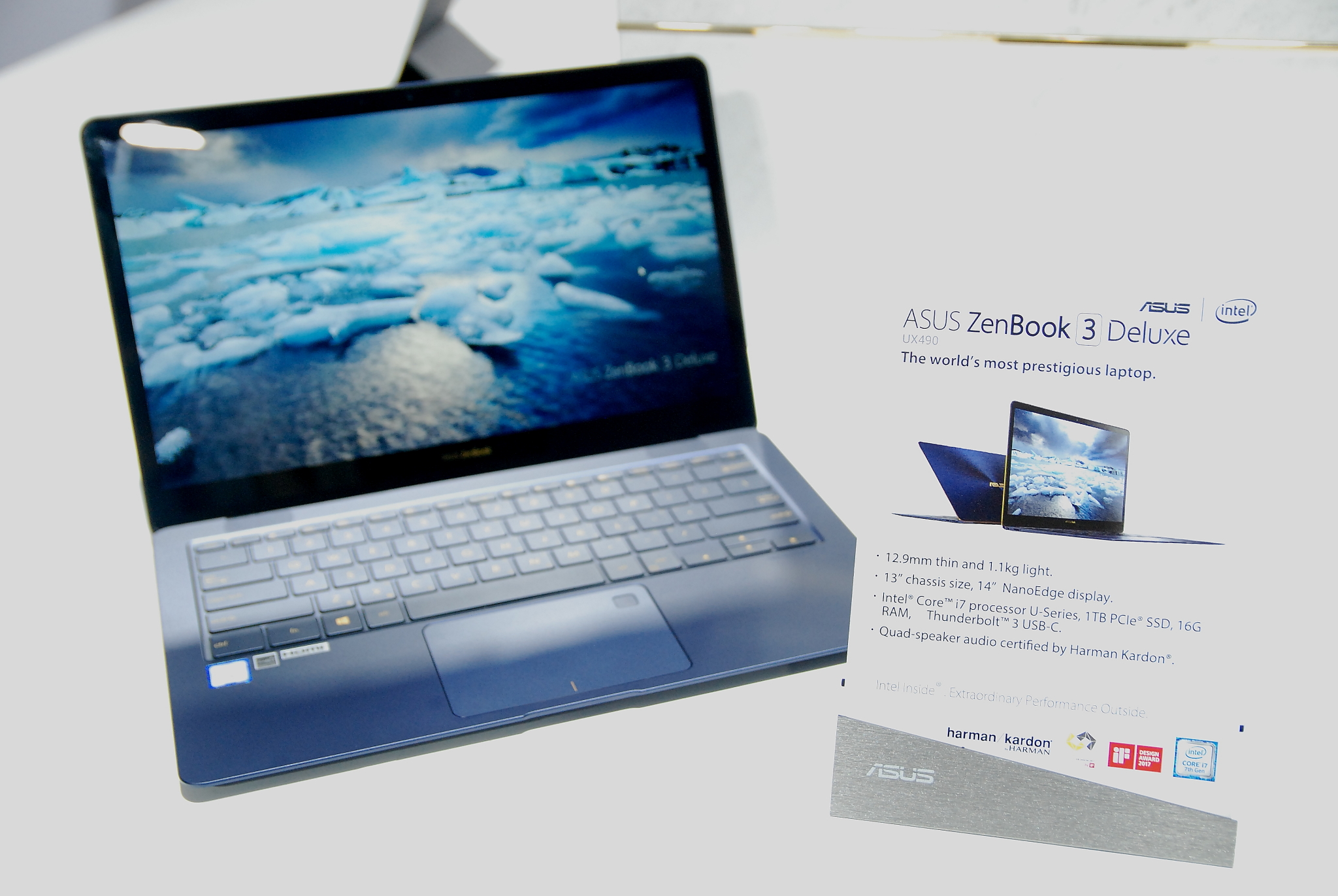華碩 2017 新品筆電、手機大量公開!高效輕薄超亮眼 DSC_0147 華碩 2017 新品筆電、手機大量公開!高效輕薄超亮眼 DSC_0147