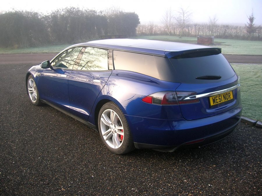 電動車多了新成員,以 Tesla Model S 改造的 Shooting Brake tesla-shooting-brake-london-show-1-900x673 電動車多了新成員,以 Tesla Model S 改造的 Shooting Brake tesla-shooting-brake-london-show-1-900x673