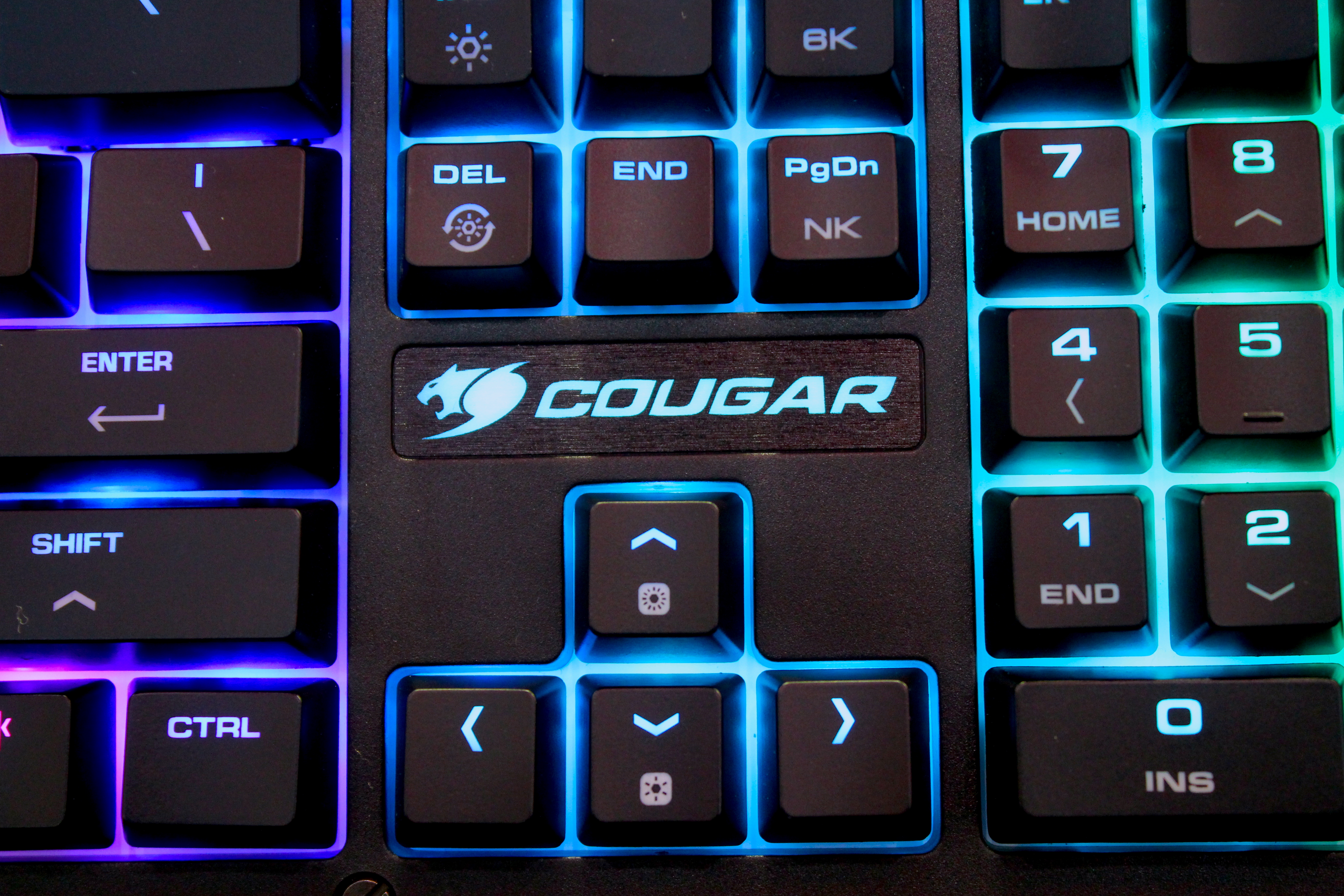 兼具工藝設計的德國 COUGAR 機械式極速銀軸電競鍵盤 IMG_0887 兼具工藝設計的德國 COUGAR 機械式極速銀軸電競鍵盤 IMG_0887