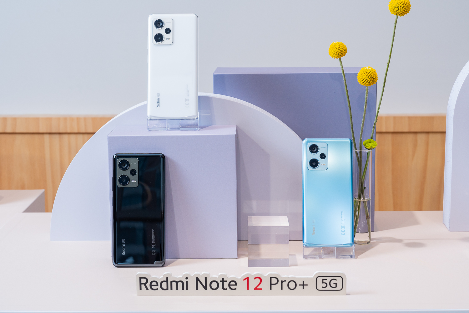 賣得比高階機好！小米再推 Redmi Note 12 Series 三款新機 Redmi-Note-12-Pro-5G配備Redmi-Note-Series中迄今為止最強大的相機系統，搭載2億像素OIS旗艦相機，再度打破級距規則、推升中高階手機享受旗艦體驗。