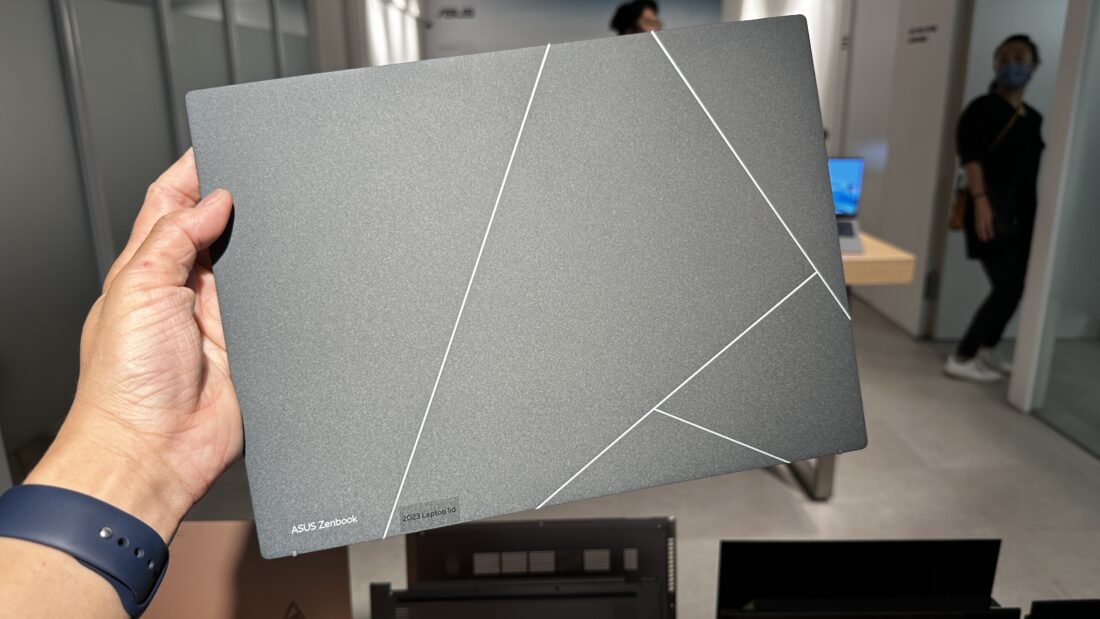 華碩全球最薄 13 吋 OLED 筆電來了!全新 Zenbook、Vivobook系列筆電,1公斤+1公分 輕薄高效能 IMG_5365-1100x619 華碩全球最薄 13 吋 OLED 筆電來了!全新 Zenbook、Vivobook系列筆電,1公斤+1公分 輕薄高效能 IMG_5365-1100x619