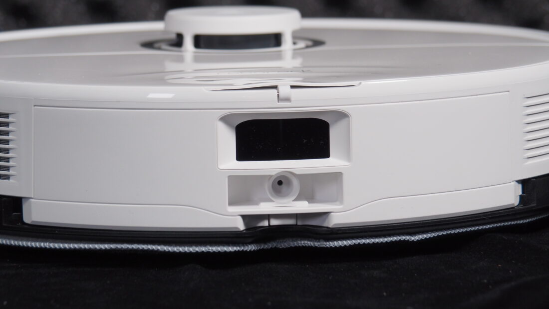 第一款「自己拖、自己洗、自己換水」的掃地機來啦!Roborock S8 Pro Ultra、S8+ 掃地機詳細評測 P4090105-1100x619 第一款「自己拖、自己洗、自己換水」的掃地機來啦!Roborock S8 Pro Ultra、S8+ 掃地機詳細評測 P4090105-1100x619