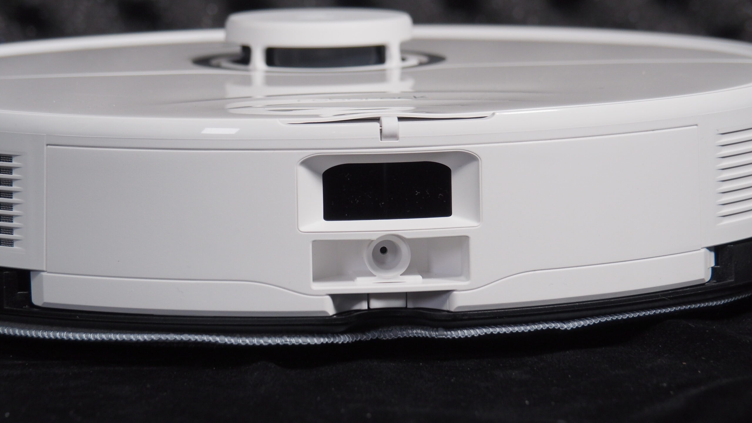 第一款「自己拖、自己洗、自己換水」的掃地機來啦!Roborock S8 Pro Ultra、S8+ 掃地機詳細評測 P4090105-scaled 第一款「自己拖、自己洗、自己換水」的掃地機來啦!Roborock S8 Pro Ultra、S8+ 掃地機詳細評測 P4090105-scaled
