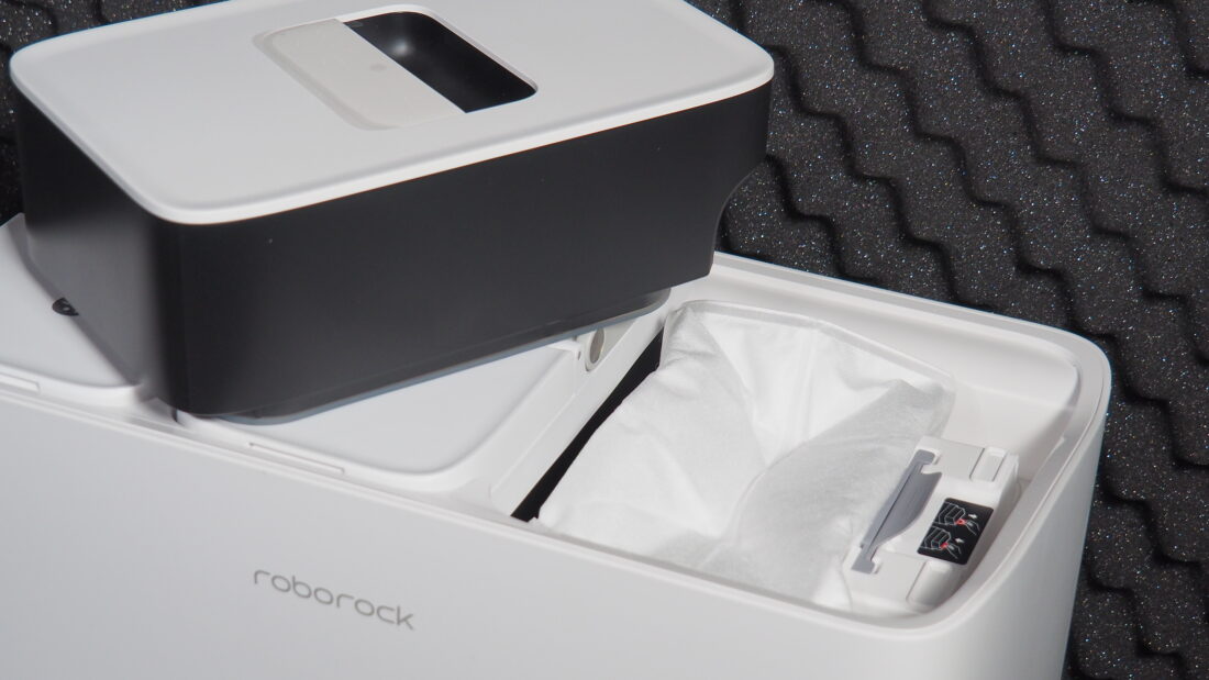 第一款「自己拖、自己洗、自己換水」的掃地機來啦!Roborock S8 Pro Ultra、S8+ 掃地機詳細評測 P4090111-1100x619 第一款「自己拖、自己洗、自己換水」的掃地機來啦!Roborock S8 Pro Ultra、S8+ 掃地機詳細評測 P4090111-1100x619