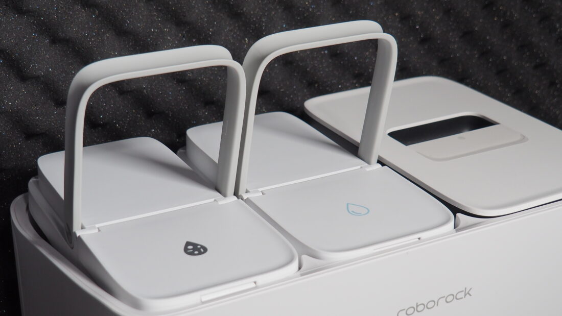 第一款「自己拖、自己洗、自己換水」的掃地機來啦!Roborock S8 Pro Ultra、S8+ 掃地機詳細評測 P4090112-1100x619 第一款「自己拖、自己洗、自己換水」的掃地機來啦!Roborock S8 Pro Ultra、S8+ 掃地機詳細評測 P4090112-1100x619