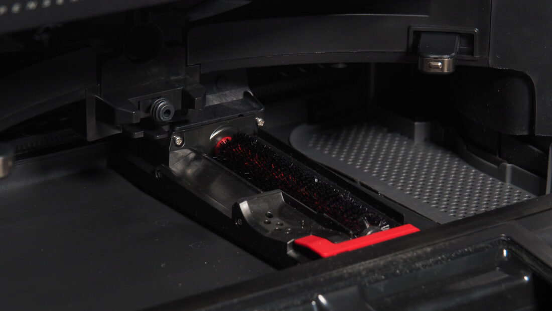 第一款「自己拖、自己洗、自己換水」的掃地機來啦!Roborock S8 Pro Ultra、S8+ 掃地機詳細評測 P4090123-1100x619 第一款「自己拖、自己洗、自己換水」的掃地機來啦!Roborock S8 Pro Ultra、S8+ 掃地機詳細評測 P4090123-1100x619