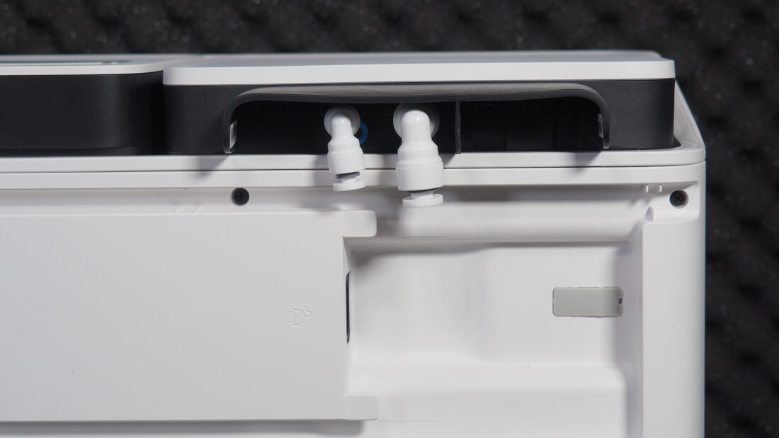 第一款「自己拖、自己洗、自己換水」的掃地機來啦!Roborock S8 Pro Ultra、S8+ 掃地機詳細評測 P4090133-1100x619 第一款「自己拖、自己洗、自己換水」的掃地機來啦!Roborock S8 Pro Ultra、S8+ 掃地機詳細評測 P4090133-1100x619