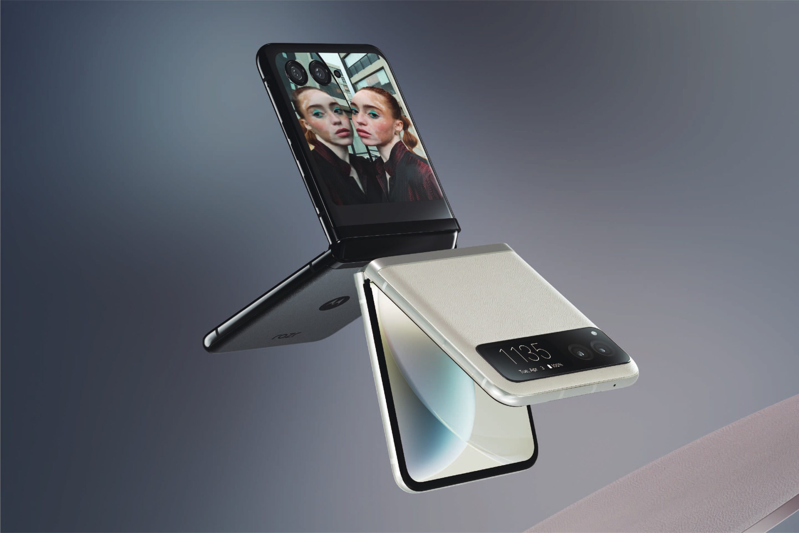 motorola 推出兩款全新摺疊機 razr 40 ultra、razr 40 【新聞照片1】Motorola經典再現！今（26）宣布全新razr-40雙旗艦摺疊機上市。-scaled