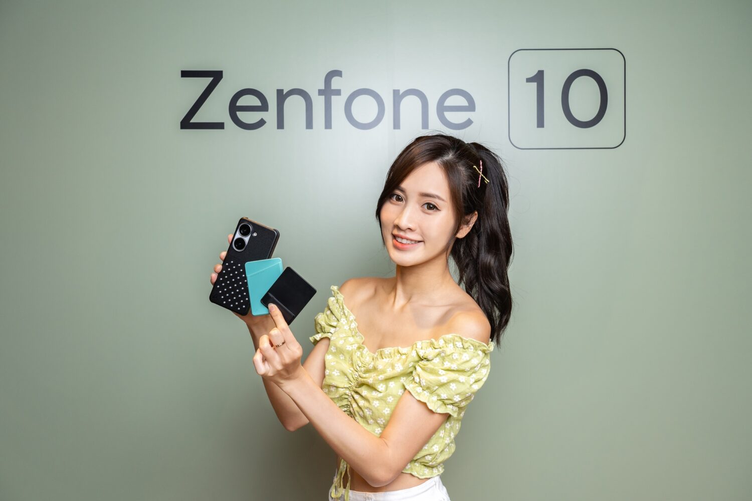 專為單手使用打造!ASUS Zenfone 10 旗艦機發表 官方配件「Connex智慧擴充配件組」包含多功能手機殼、便攜卡夾及自動開啟串流媒體的感應式手機架。-1500x1000 專為單手使用打造!ASUS Zenfone 10 旗艦機發表 官方配件「Connex智慧擴充配件組」包含多功能手機殼、便攜卡夾及自動開啟串流媒體的感應式手機架。-1500x1000
