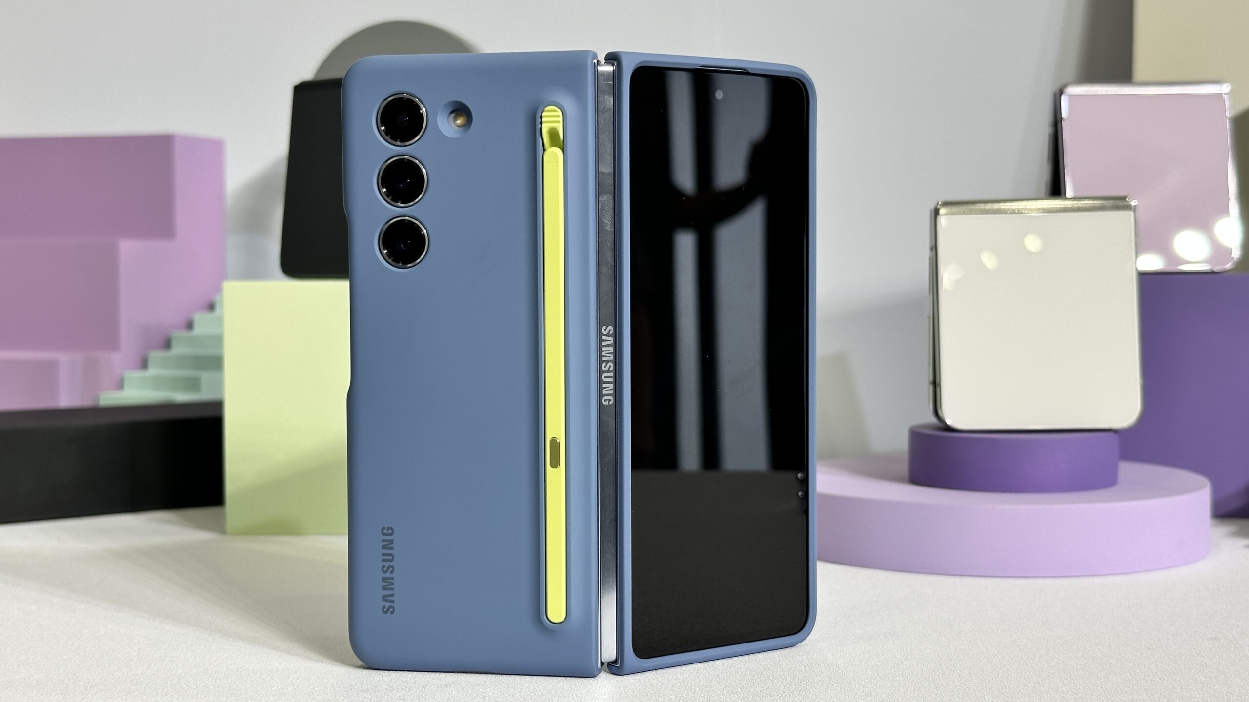 三星摺疊 Galaxy Z Fold5/Flip5 發表上市!螢幕變超大、各種小工具超方便! FullSizeRender-13-scaled 三星摺疊 Galaxy Z Fold5/Flip5 發表上市!螢幕變超大、各種小工具超方便! FullSizeRender-13-scaled