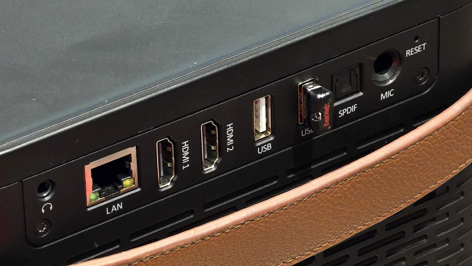 家庭娛樂大升級:OVO真4K無框電視、嗨霸王K歌電視重磅登場 image-24 家庭娛樂大升級:OVO真4K無框電視、嗨霸王K歌電視重磅登場 image-24