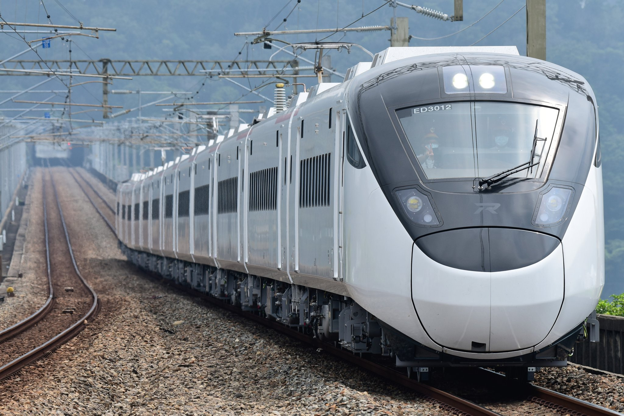 台鐵大改點,北高只要 3.6 小時!更多 EMU3000 新車加入 image-61 台鐵大改點,北高只要 3.6 小時!更多 EMU3000 新車加入 image-61