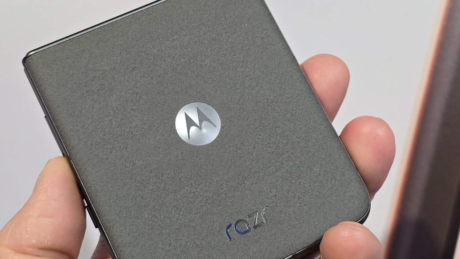 motorola 平價摺疊機 razr 50、razr 50 Ultra 上市 image-75 motorola 平價摺疊機 razr 50、razr 50 Ultra 上市 image-75