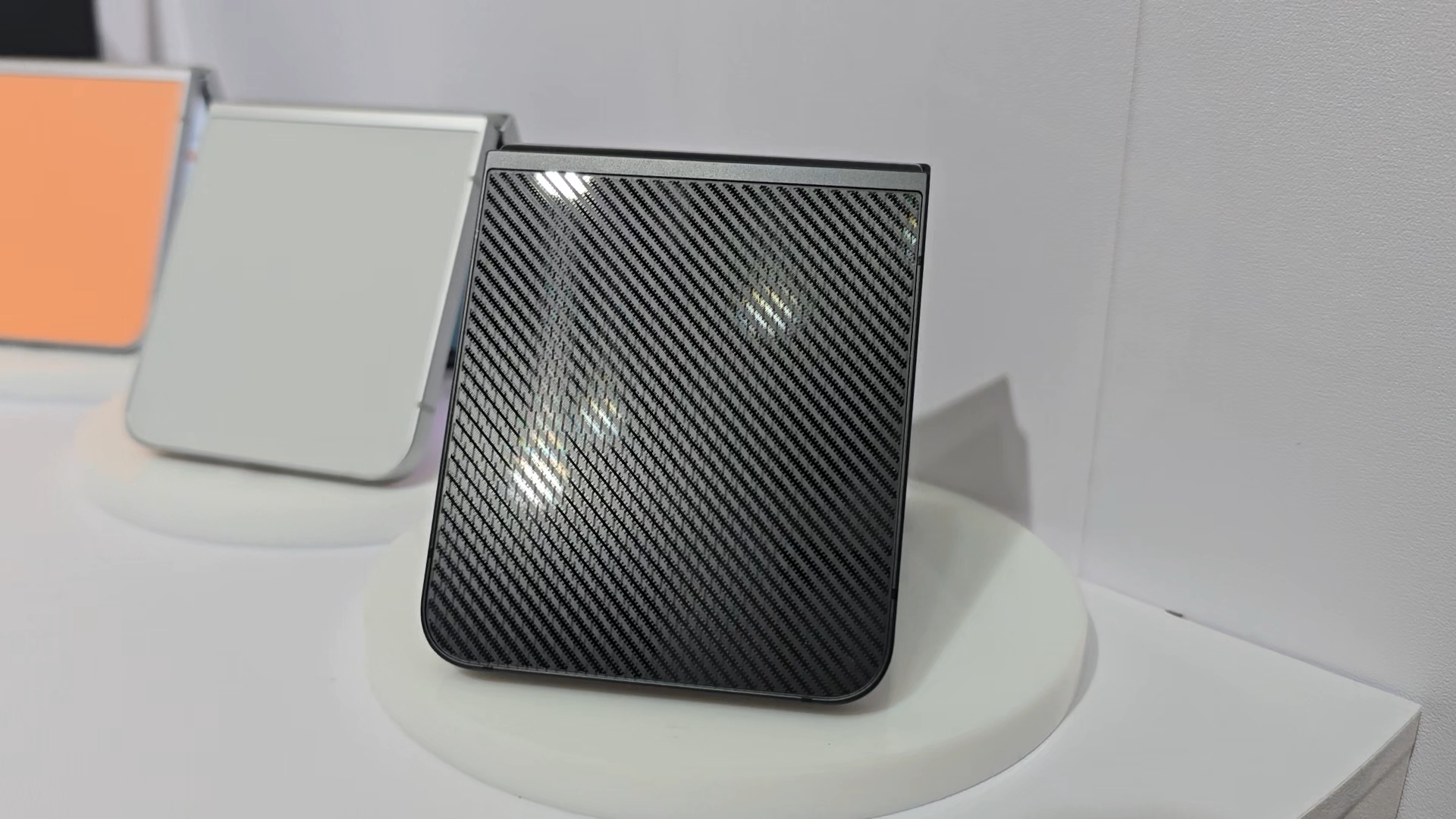 三星 Galaxy Z Fold6/Z Flip6 值得買嗎? 挑 AI 手機有些秘訣你要知道 VideoCapture_20240712-161821 三星 Galaxy Z Fold6/Z Flip6 值得買嗎? 挑 AI 手機有些秘訣你要知道 VideoCapture_20240712-161821