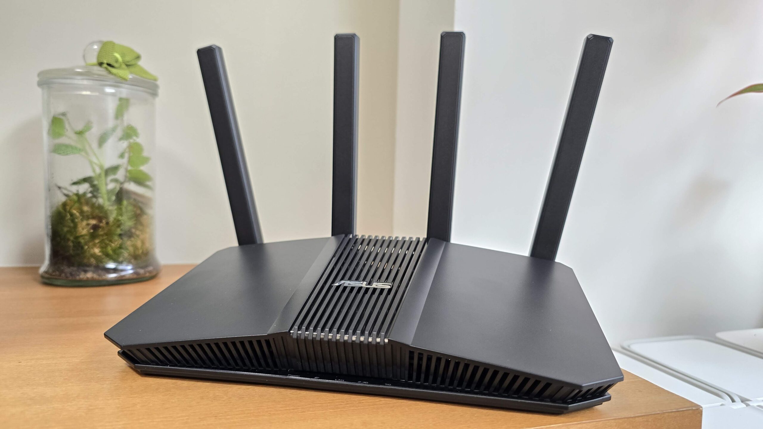 商業空間、長時間安心掛網!WiFi 7 路由器:ASUS RT-BE58U 評測 20240926_102336-scaled 商業空間、長時間安心掛網!WiFi 7 路由器:ASUS RT-BE58U 評測 20240926_102336-scaled