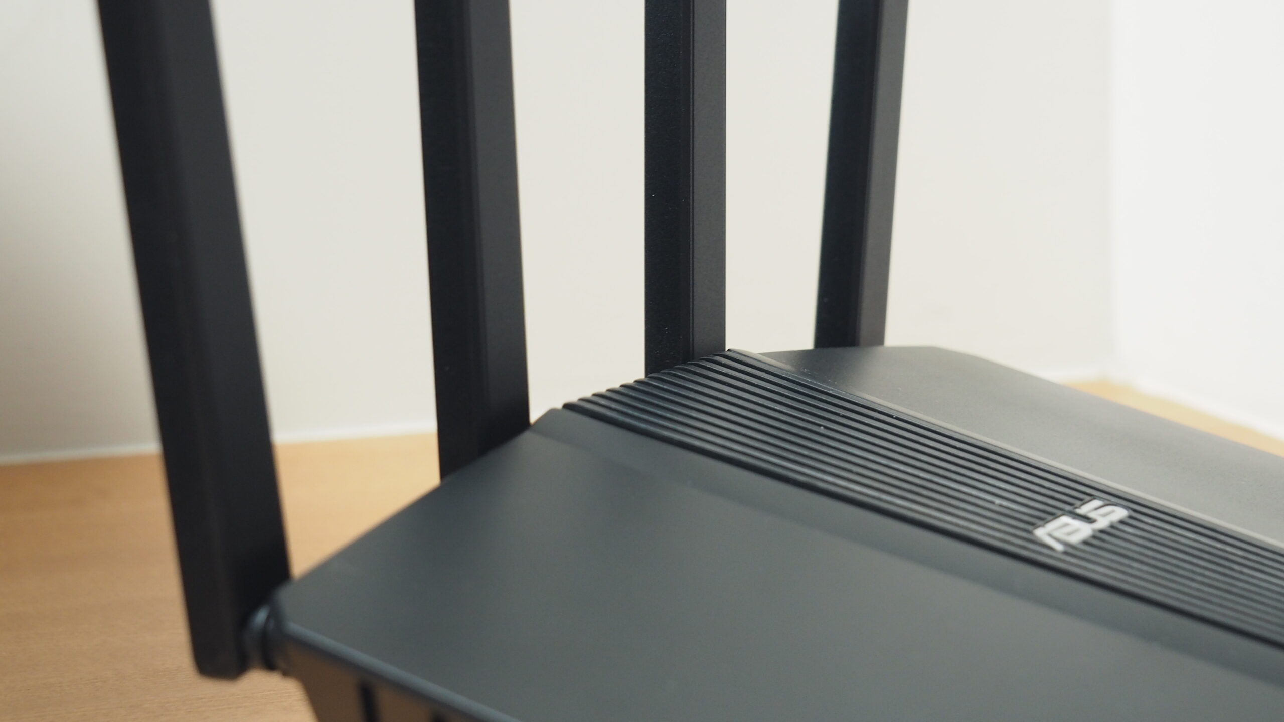商業空間、長時間安心掛網!WiFi 7 路由器:ASUS RT-BE58U 評測 P9254052-scaled 商業空間、長時間安心掛網!WiFi 7 路由器:ASUS RT-BE58U 評測 P9254052-scaled