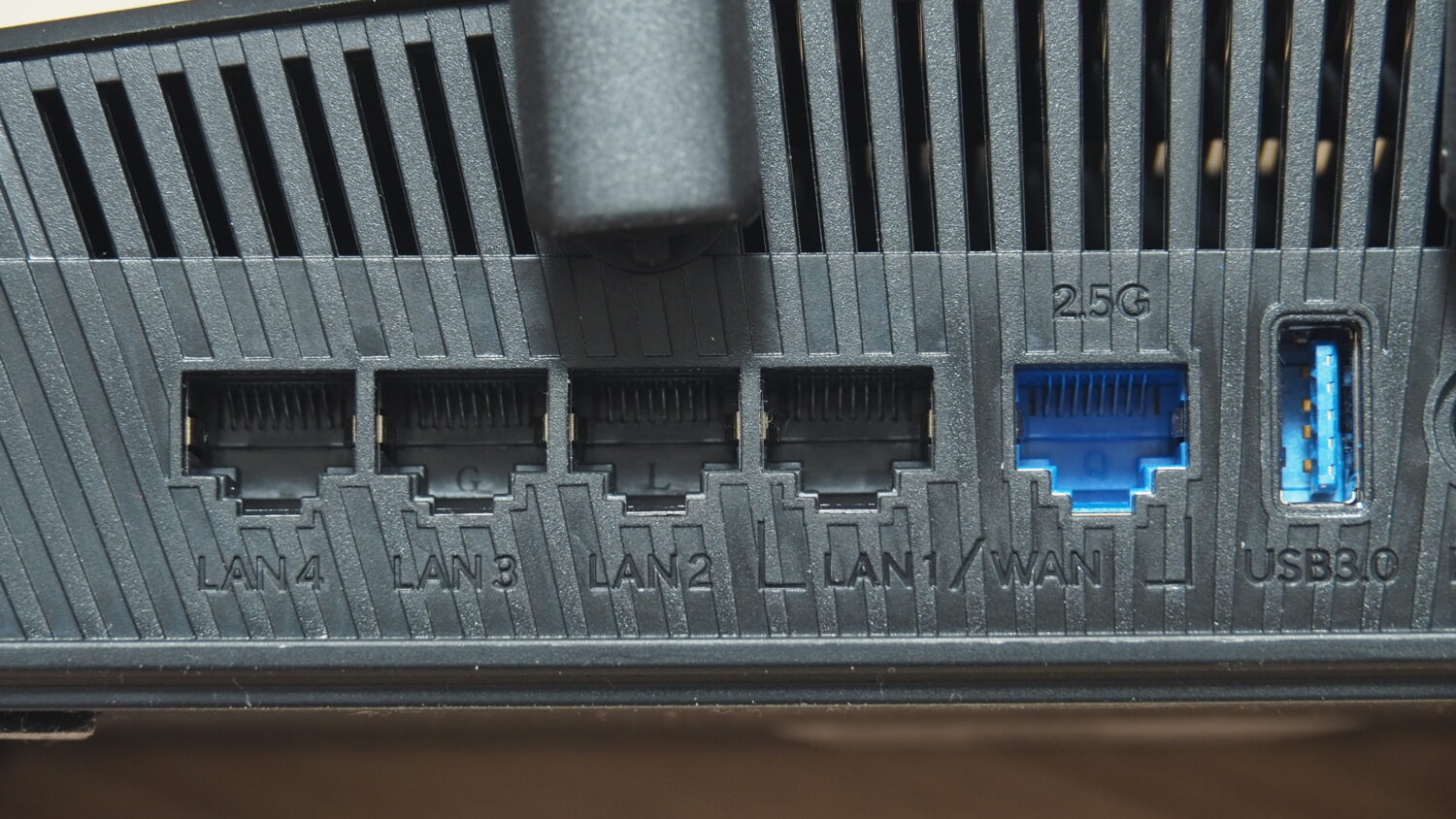 商業空間、長時間安心掛網!WiFi 7 路由器:ASUS RT-BE58U 評測 P9254061-1500x844 商業空間、長時間安心掛網!WiFi 7 路由器:ASUS RT-BE58U 評測 P9254061-1500x844