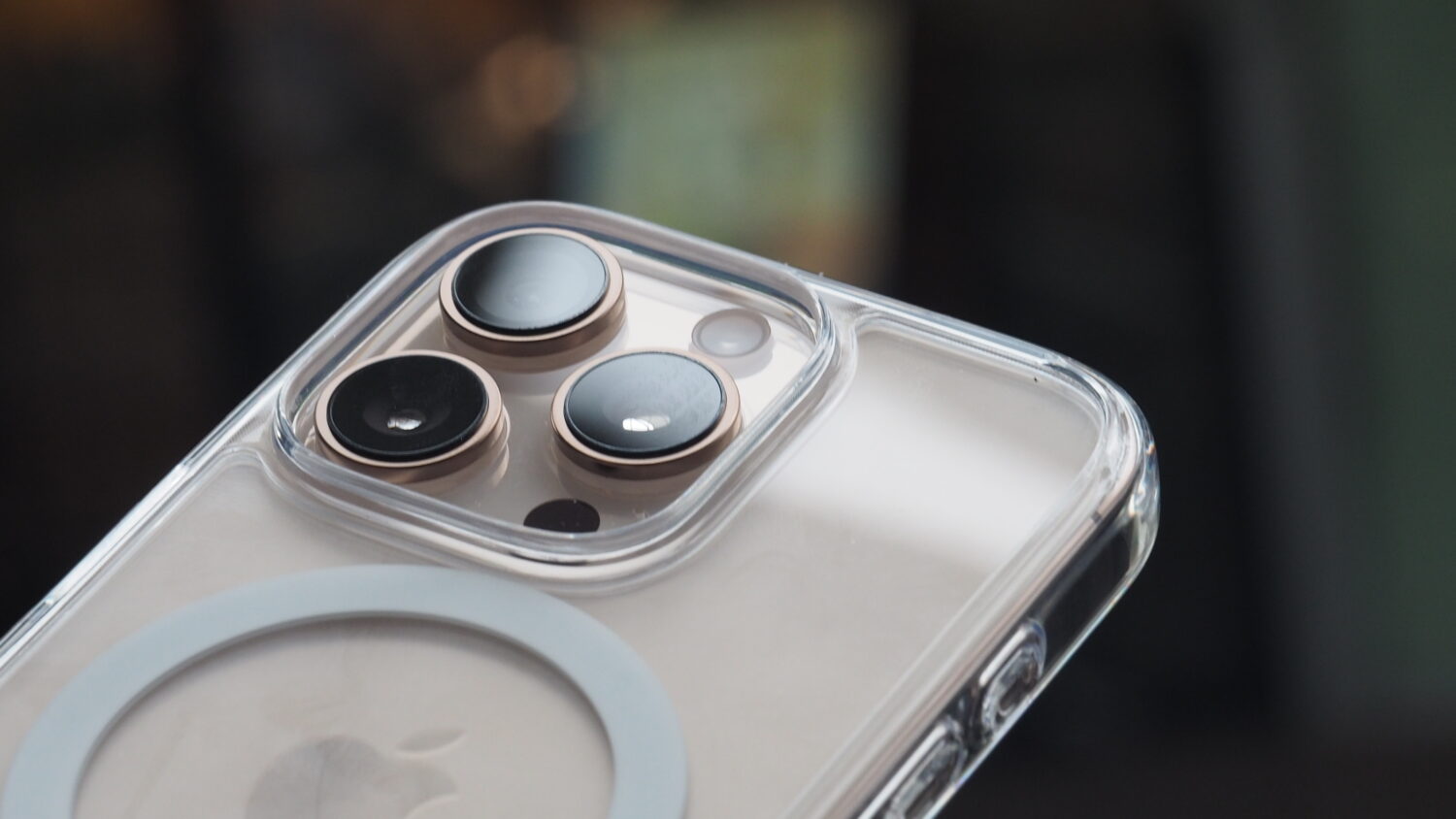 比原廠更聰明的選擇,MEGA KING iPhone 16 全系列快捷感測磁吸保護殼 P1014264-1500x844 比原廠更聰明的選擇,MEGA KING iPhone 16 全系列快捷感測磁吸保護殼 P1014264-1500x844