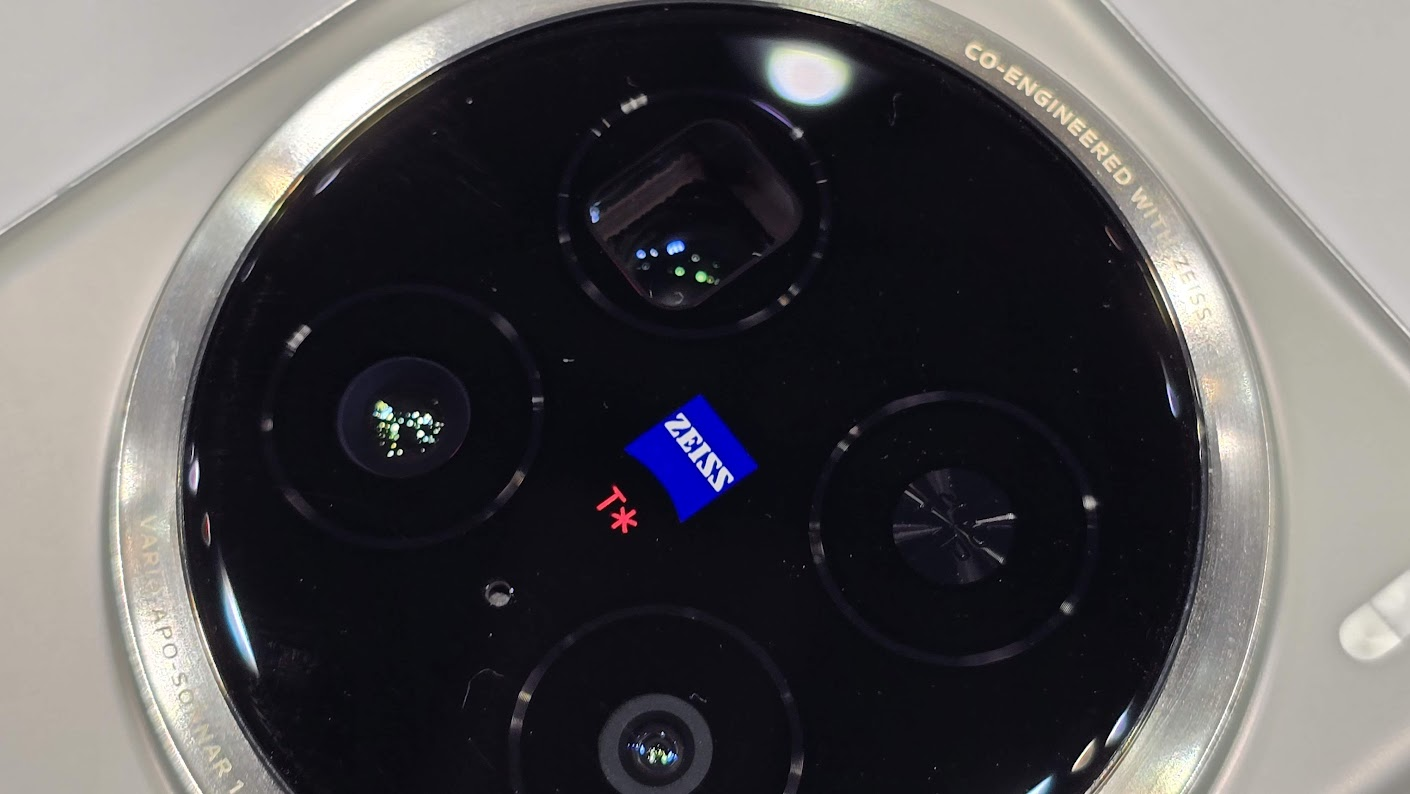 vivo X200 系列旗艦來了!搭配蔡司 APO 超級長焦鏡頭怎麼拍都美!預購加碼抽聯發科股票 image-25 vivo X200 系列旗艦來了!搭配蔡司 APO 超級長焦鏡頭怎麼拍都美!預購加碼抽聯發科股票 image-25
