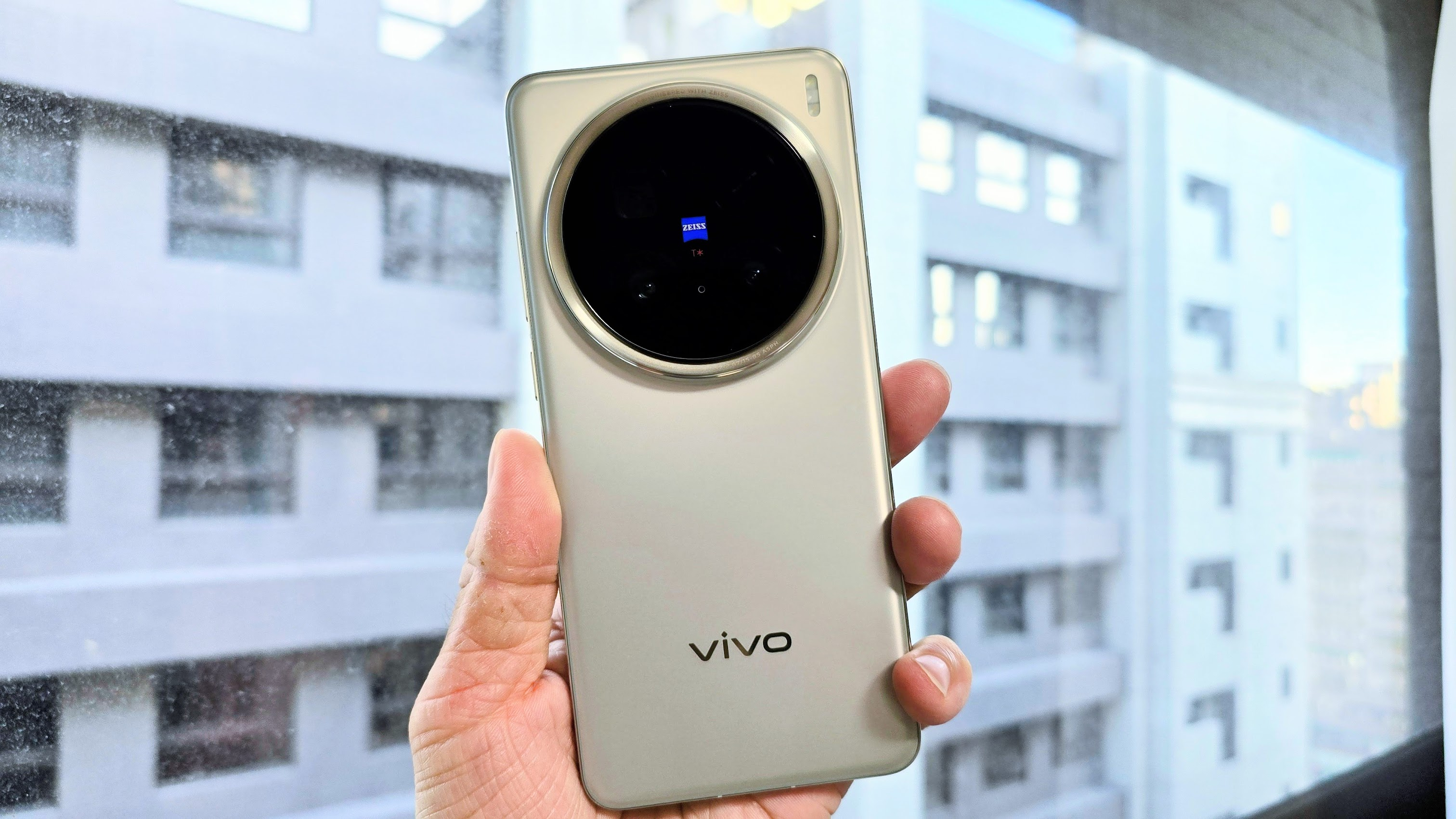 vivo X200 系列千人排隊,高達 7 成選這款!電信優惠方案曝光 image-55 vivo X200 系列千人排隊,高達 7 成選這款!電信優惠方案曝光 image-55
