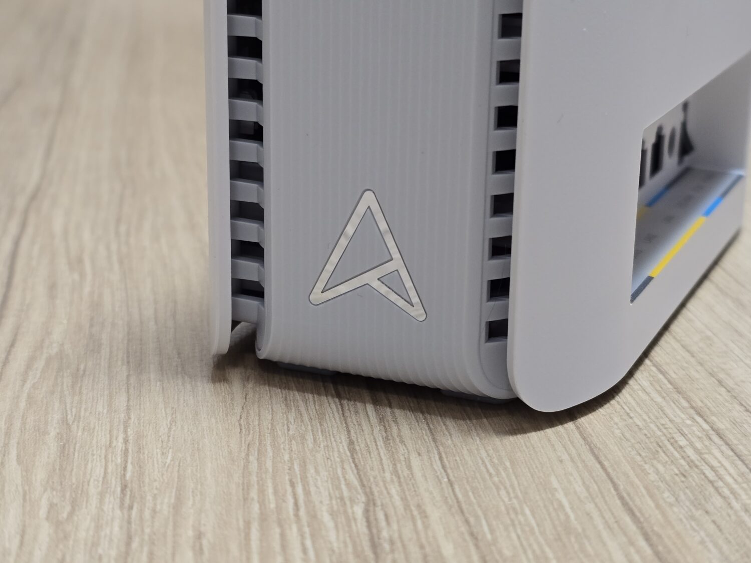 ASUS ZenWiFi BT8 評測：完整支援 WiFi 7 三個頻段，輕鬆覆蓋透天、大型多隔間空間 - 硬是要學