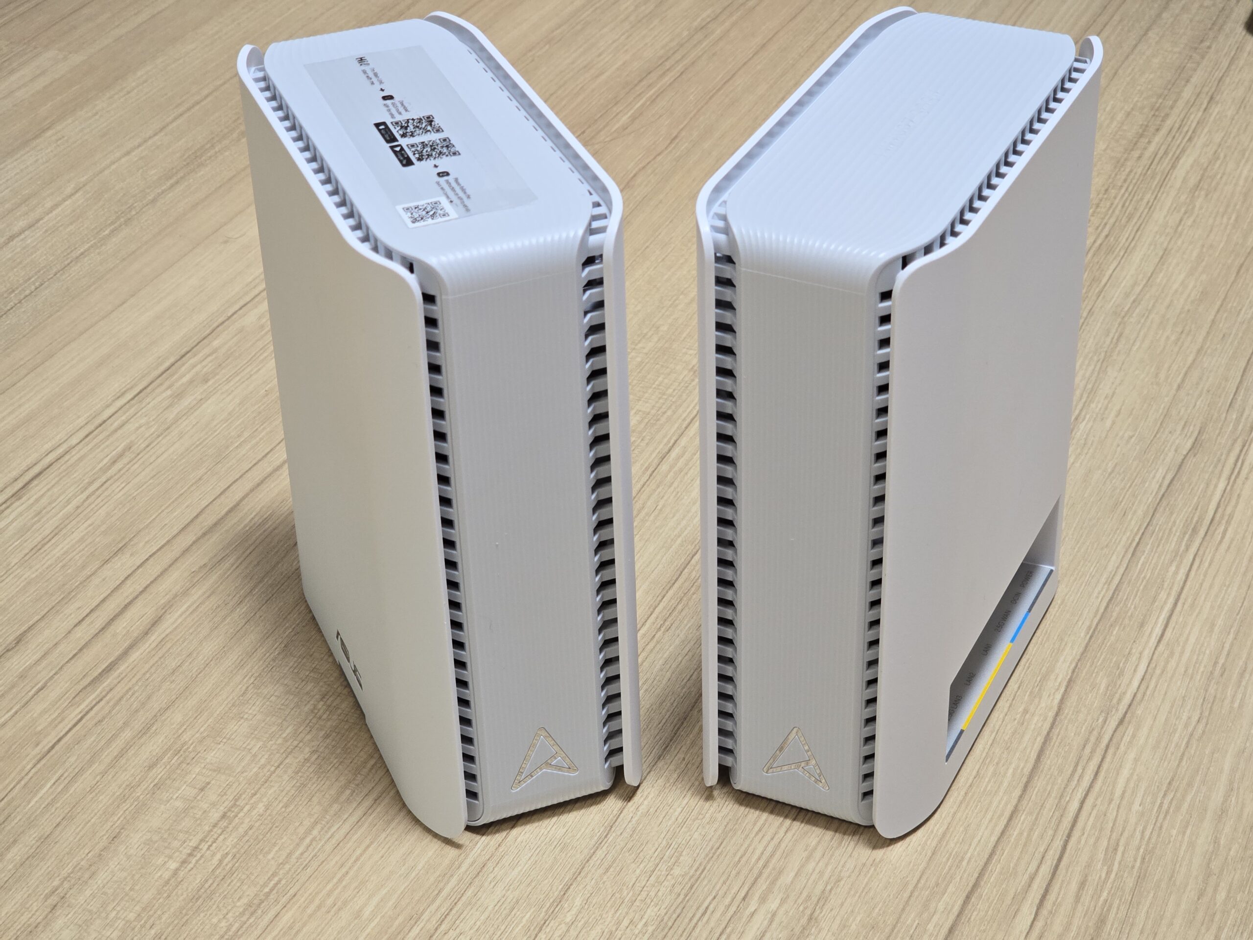 ASUS ZenWiFi BT8 評測:完整支援 WiFi 7 三個頻段,輕鬆覆蓋透天、大型多隔間空間 1000008799-scaled ASUS ZenWiFi BT8 評測:完整支援 WiFi 7 三個頻段,輕鬆覆蓋透天、大型多隔間空間 1000008799-scaled