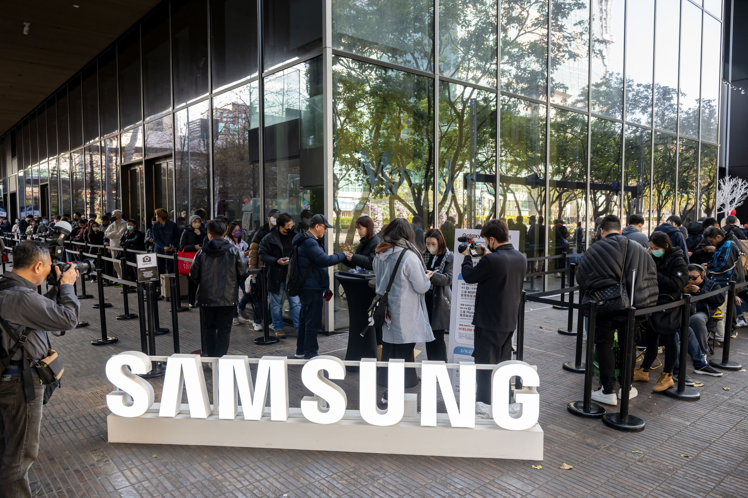 samsung-preorder-line