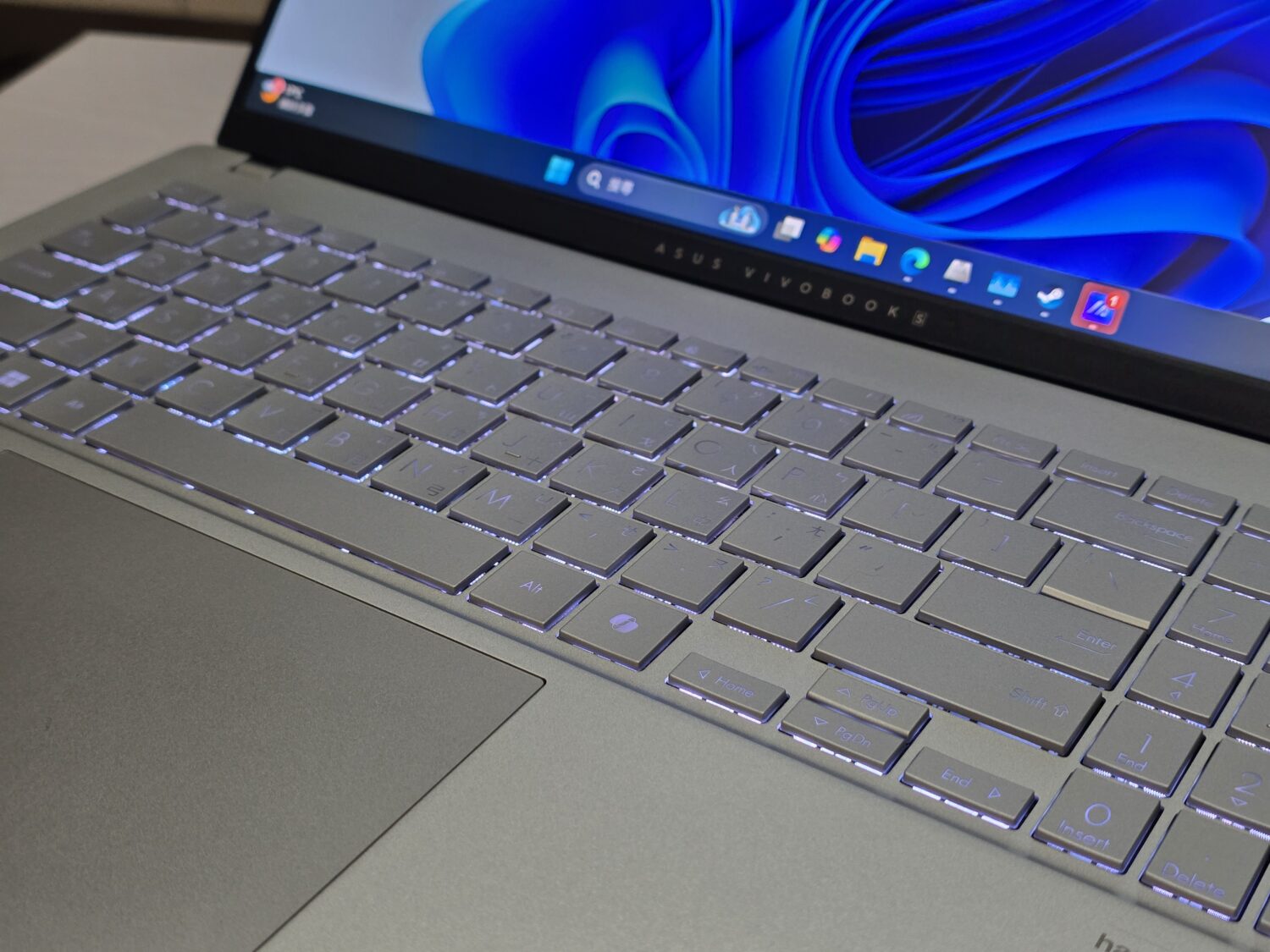 [評測] AI 筆電 VIVOBook S15 (S5507) 實測，順跑主流 AI 模型 vivobook-s15-0214_210726-1500x1125