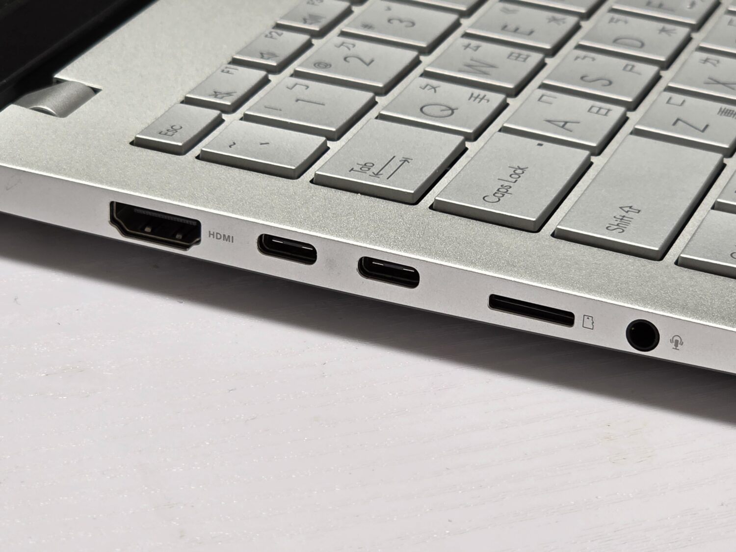 [評測] AI 筆電 VIVOBook S15 (S5507) 實測，順跑主流 AI 模型 vivobook-s15-0214_211050-1500x1125