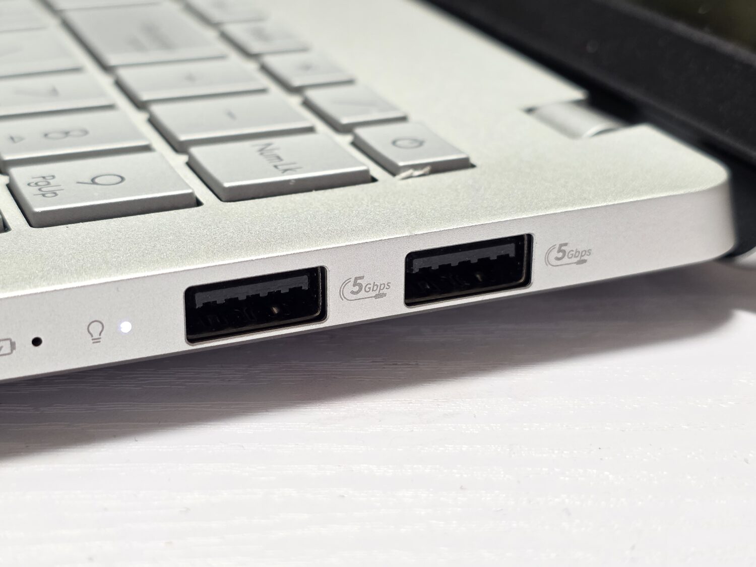 [評測] AI 筆電 VIVOBook S15 (S5507) 實測，順跑主流 AI 模型 vivobook-s15-0214_211155-1500x1125