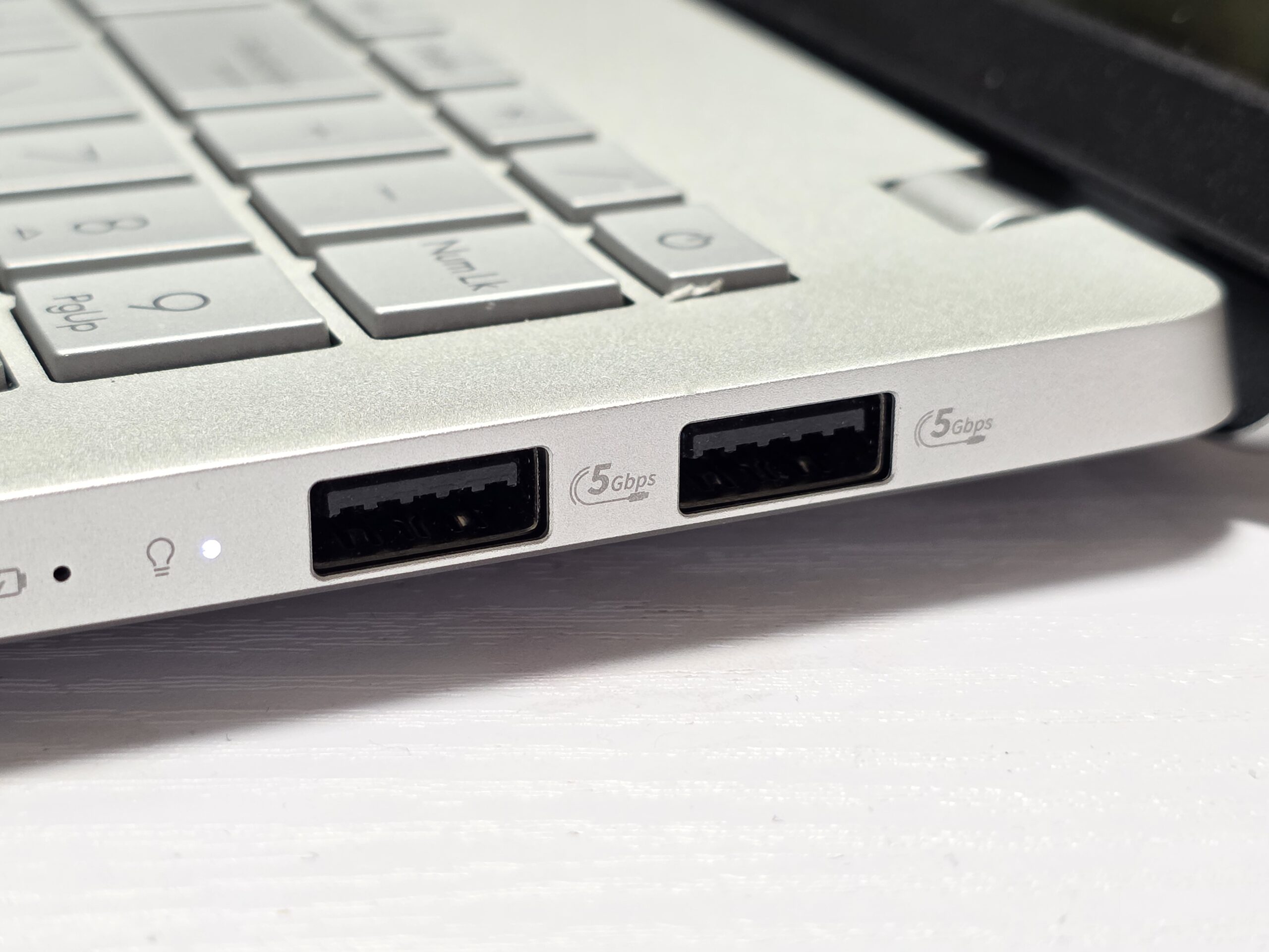 [評測] AI 筆電 VIVOBook S15 (S5507) 實測，順跑主流 AI 模型 vivobook-s15-0214_211155-scaled