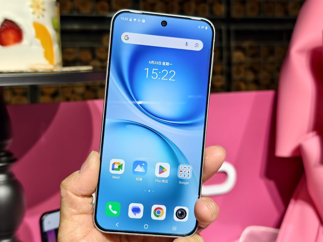 vivo 推出 X200 FE 輕巧旗艦，承襲美拍風格，重量輕巧長續航 image-29