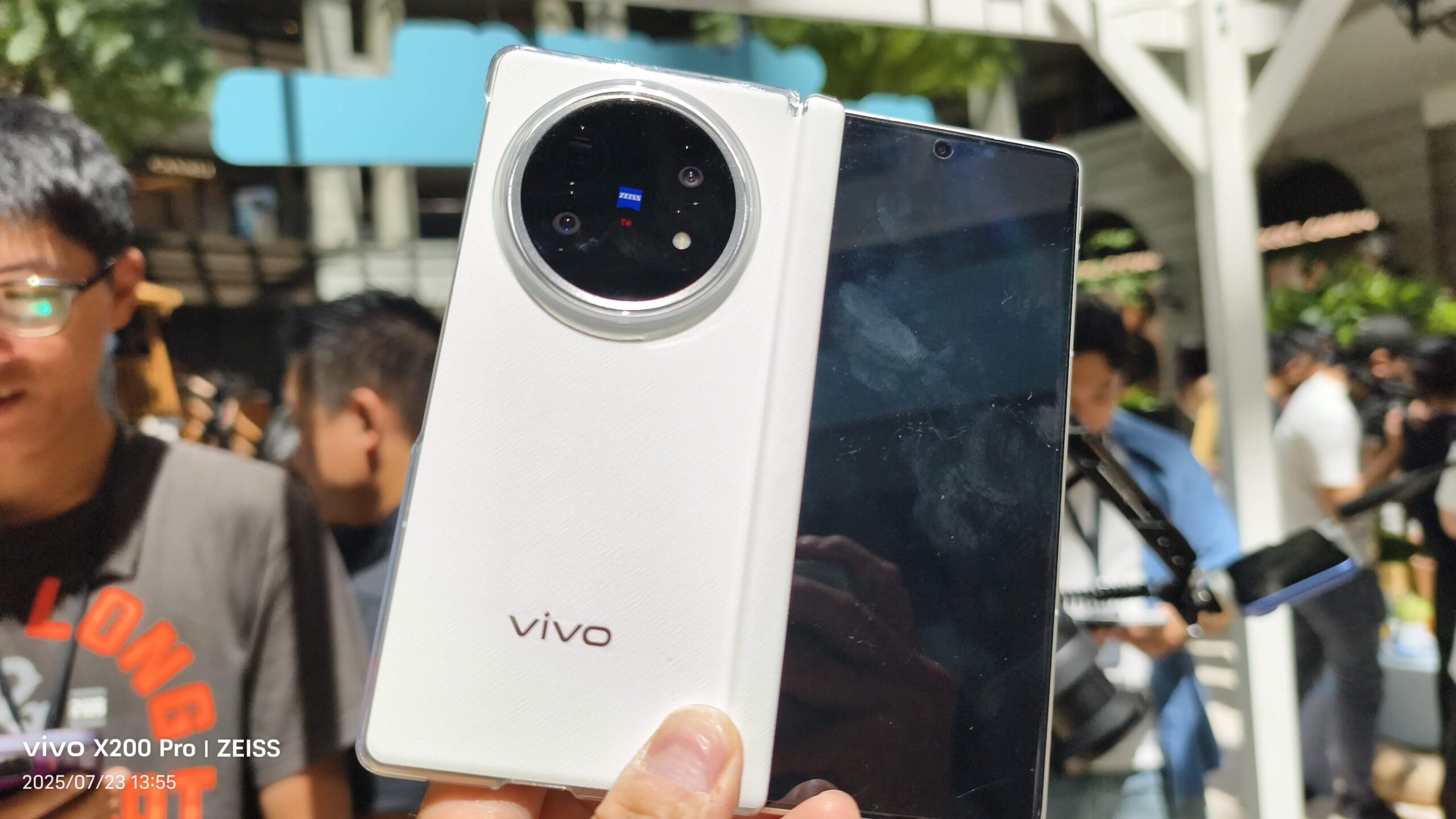 vivo 旗艦大折 X Fold5 公布售價,$52,990 輕薄入手! 1000011561-scaled vivo 旗艦大折 X Fold5 公布售價,$52,990 輕薄入手! 1000011561-scaled