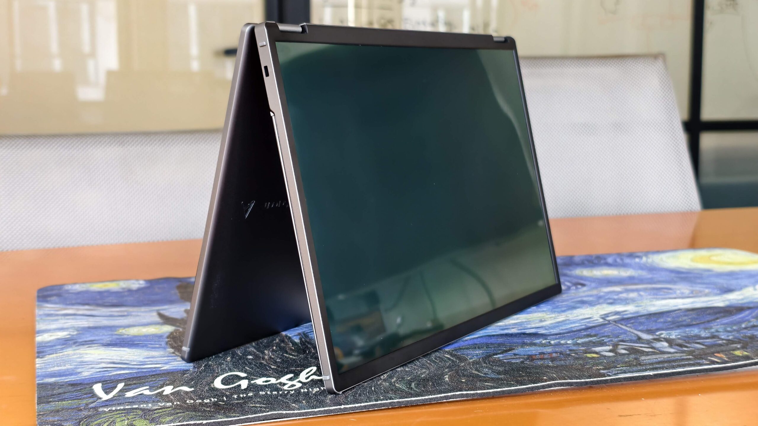 只有1公斤!雙螢幕隨身帶著跑!ASUS ZenScreen Duo OLED (MQ149CD) 評測 IMG_20250822_160656-scaled 只有1公斤!雙螢幕隨身帶著跑!ASUS ZenScreen Duo OLED (MQ149CD) 評測 IMG_20250822_160656-scaled