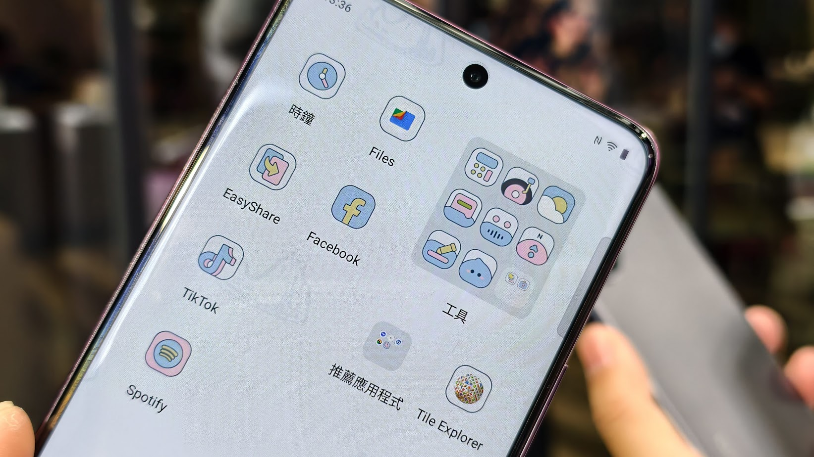vivo V60 蔡司人像旗艦上市!首搭超級長膠鏡頭,聯名 POP MART 還有專屬圖框! image-53 vivo V60 蔡司人像旗艦上市!首搭超級長膠鏡頭,聯名 POP MART 還有專屬圖框! image-53