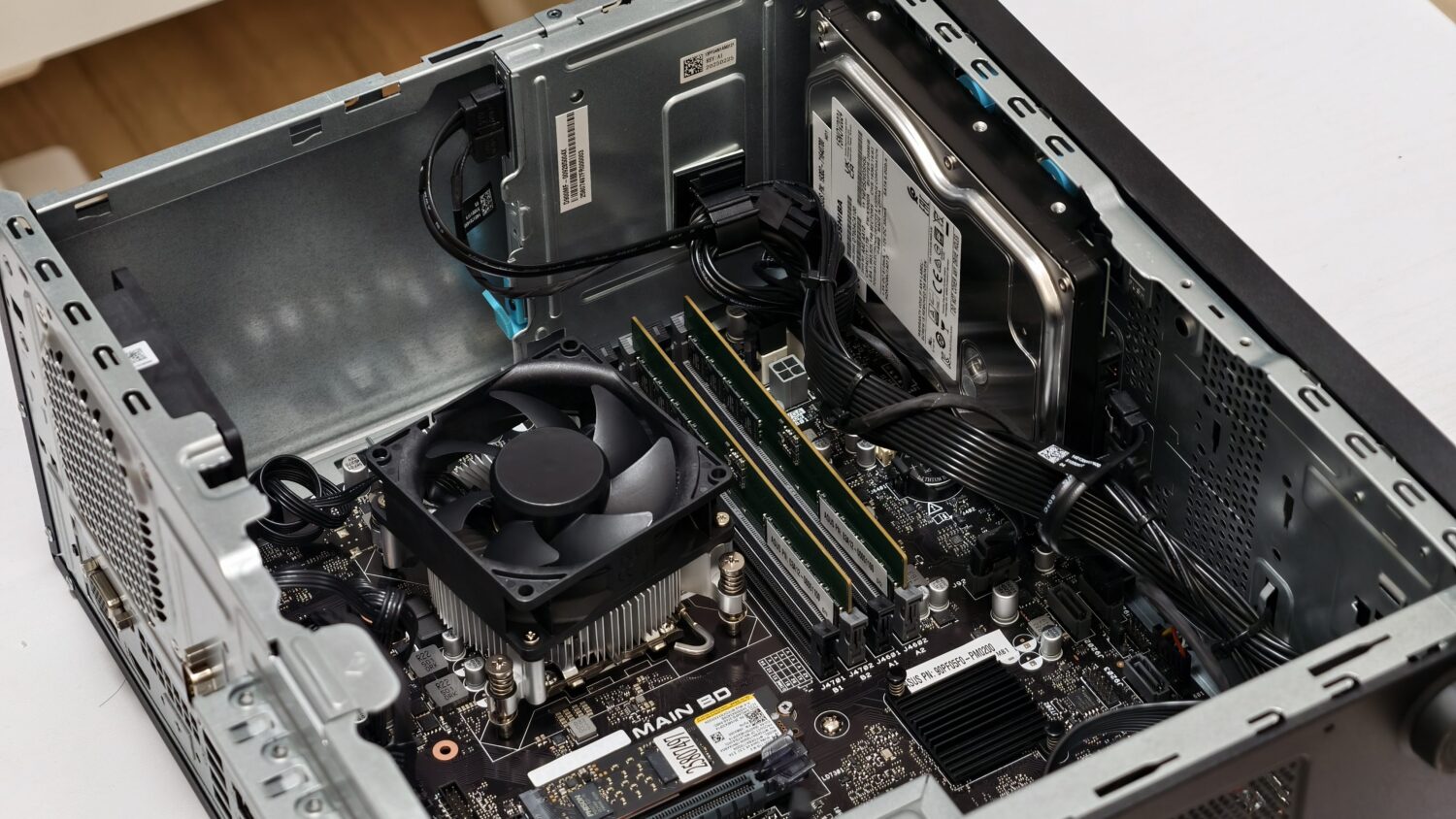 華碩第一款商用 AI PC ExpertCenter D900 Mini Tower (D900MF) 評測 IMG_20250831_140334-1500x844 華碩第一款商用 AI PC ExpertCenter D900 Mini Tower (D900MF) 評測 IMG_20250831_140334-1500x844