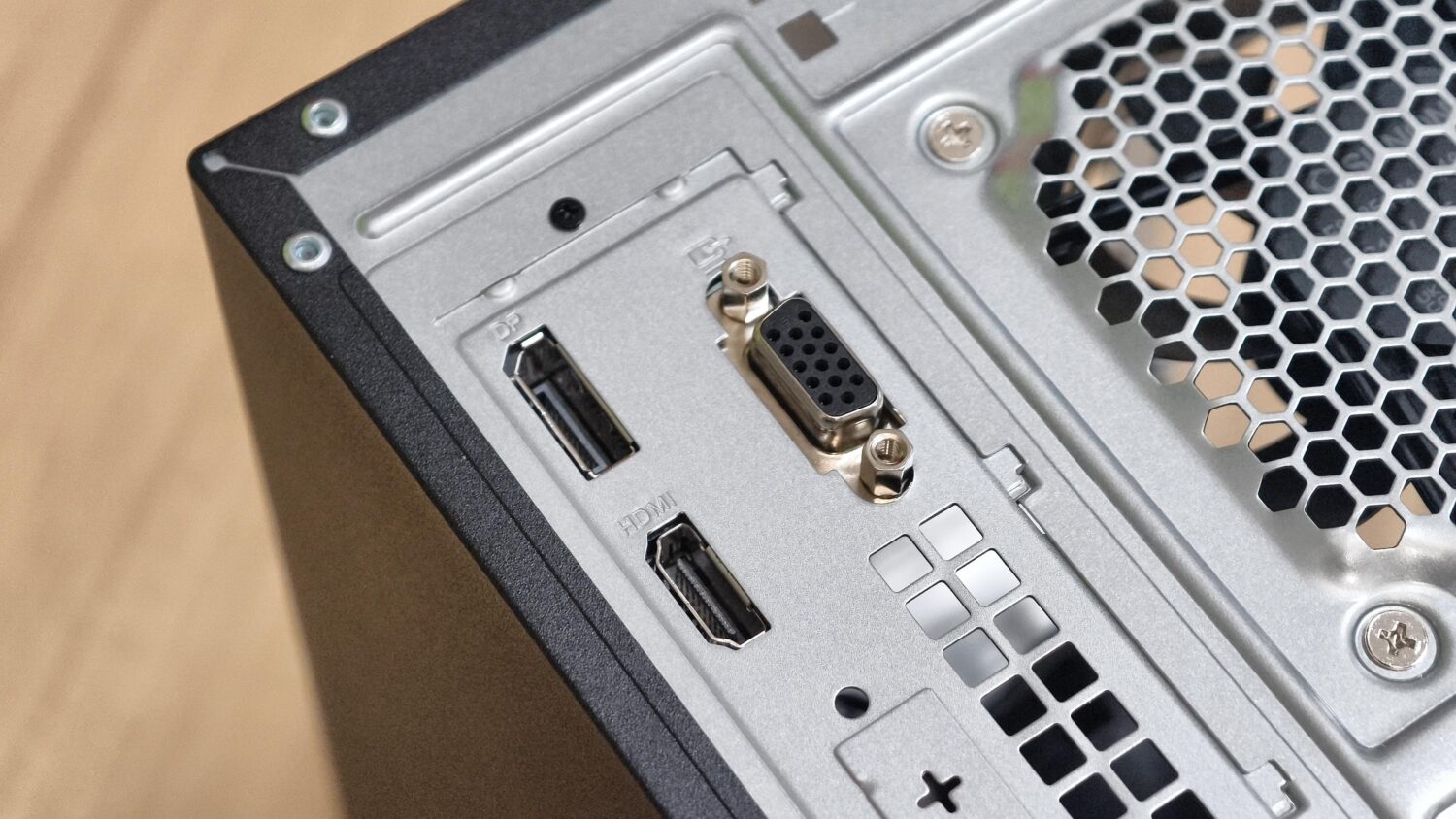 華碩第一款商用 AI PC ExpertCenter D900 Mini Tower (D900MF) 評測 IMG_20250831_141415-1500x844 華碩第一款商用 AI PC ExpertCenter D900 Mini Tower (D900MF) 評測 IMG_20250831_141415-1500x844