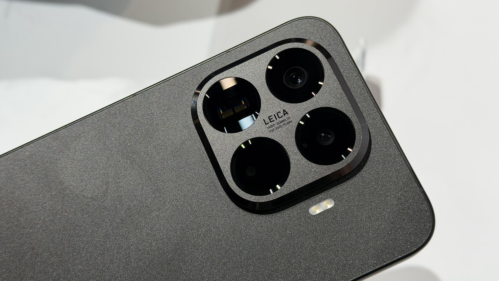 Xiaomi 15T Pro 開賣！首次導入潛望長焦，專業攝影一機搞定！ image-43