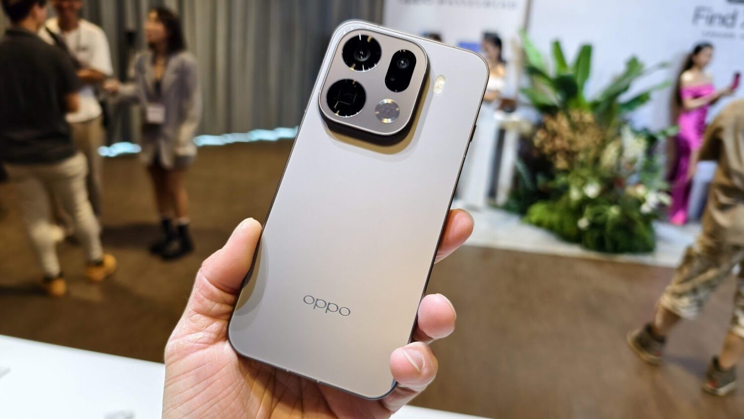 旗艦壓境不只帥!OPPO Find X9 系列開箱亮點全解析 image-7-9-scaled 旗艦壓境不只帥!OPPO Find X9 系列開箱亮點全解析 image-7-9-scaled