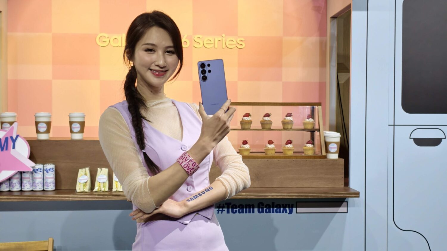 三星 Galaxy S26 旗艦系列發表,價格 30,900 元起:懂你心思的「主動式 AI」神隊友 c0728d2a-0e70-4770-a4fa-d293bbf7a170-1_all_1282768841039030081206310-1500x844 三星 Galaxy S26 旗艦系列發表,價格 30,900 元起:懂你心思的「主動式 AI」神隊友 c0728d2a-0e70-4770-a4fa-d293bbf7a170-1_all_1282768841039030081206310-1500x844