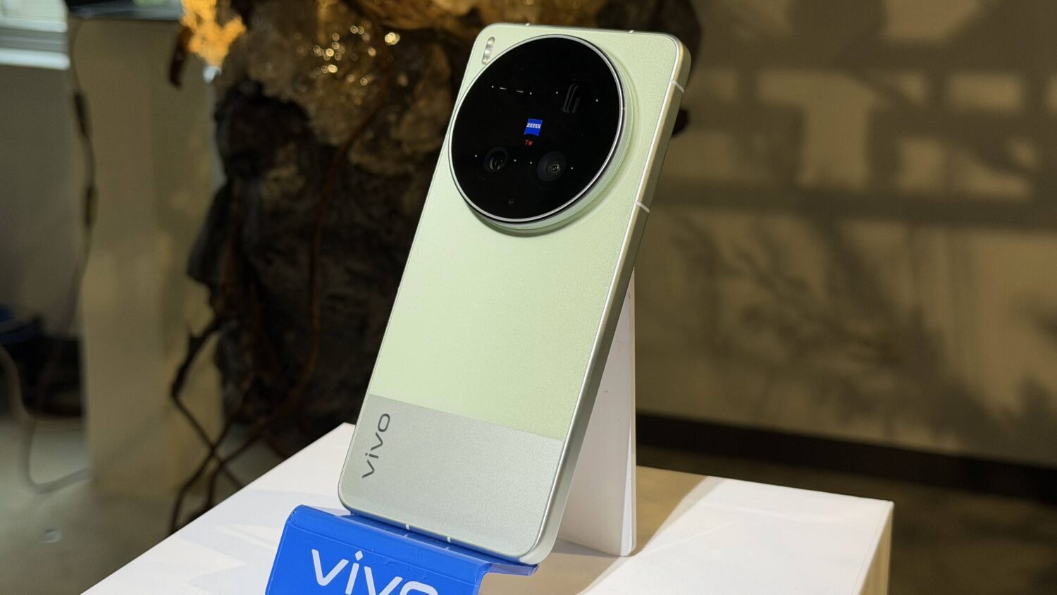 vivo X300 Ultra 發表:400mm 蔡司巨砲太狂!這根本是能打電話的單眼+電影機 image-14-19-1500x844 vivo X300 Ultra 發表:400mm 蔡司巨砲太狂!這根本是能打電話的單眼+電影機 image-14-19-1500x844