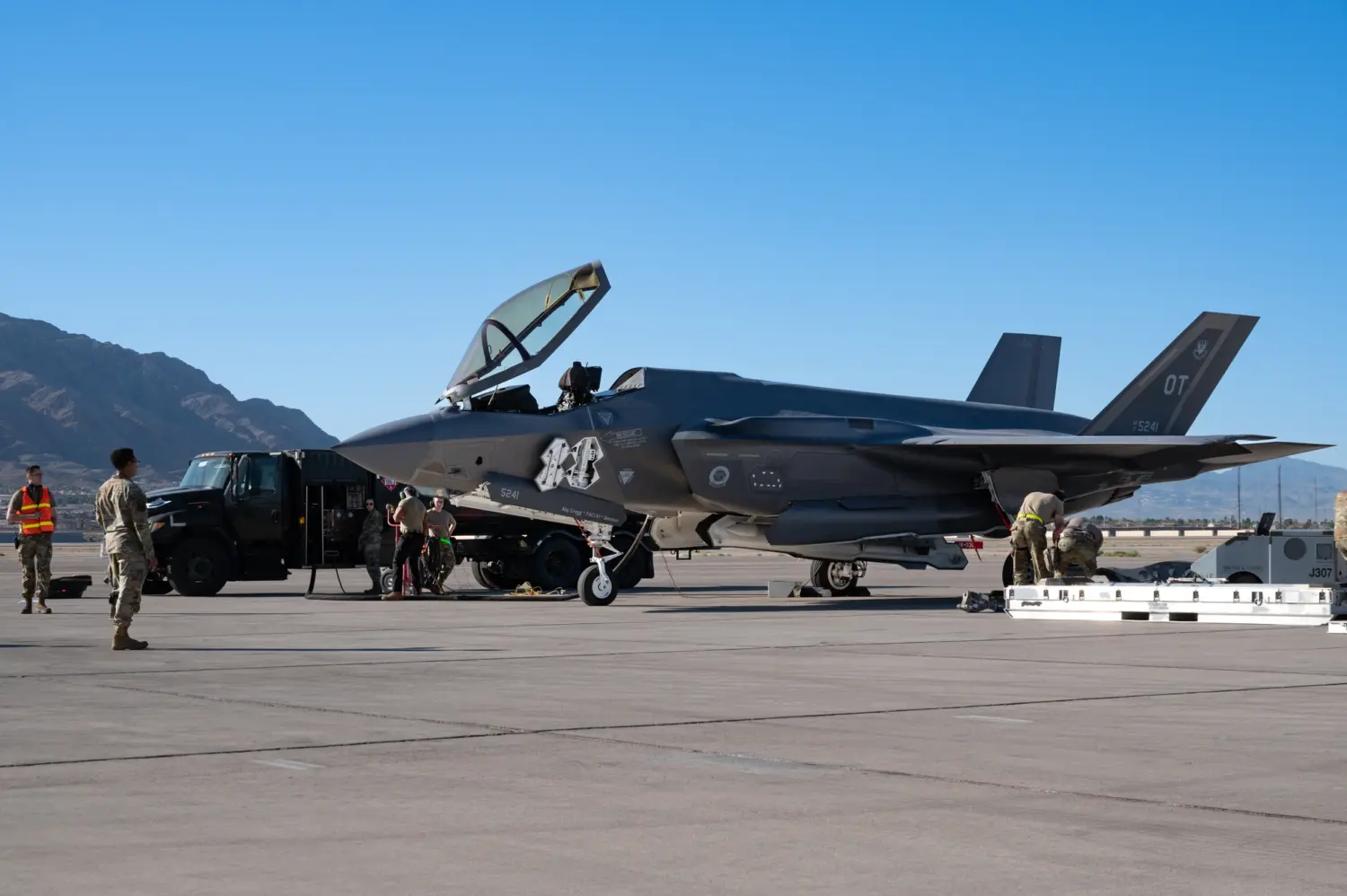 軍事科技|洛克希德與美防部簽 AIM-260 JATM 加速量產框架:接班 AMRAAM、五代機內掛長程空對空 2000w_q95-6-scaled 軍事科技|洛克希德與美防部簽 AIM-260 JATM 加速量產框架:接班 AMRAAM、五代機內掛長程空對空 2000w_q95-6-scaled